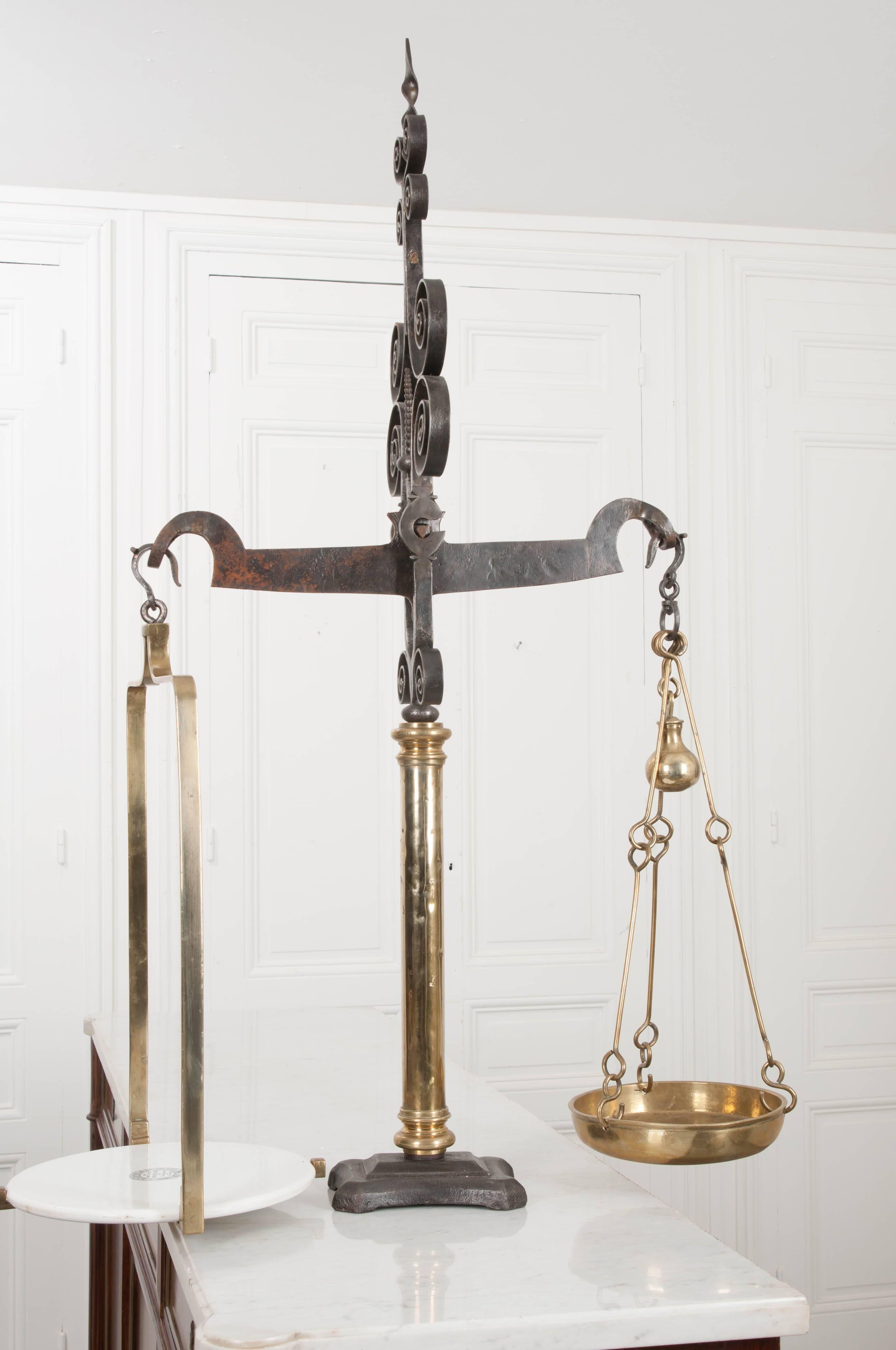 English 19th Century Iron and Brass Weighing Machine 3