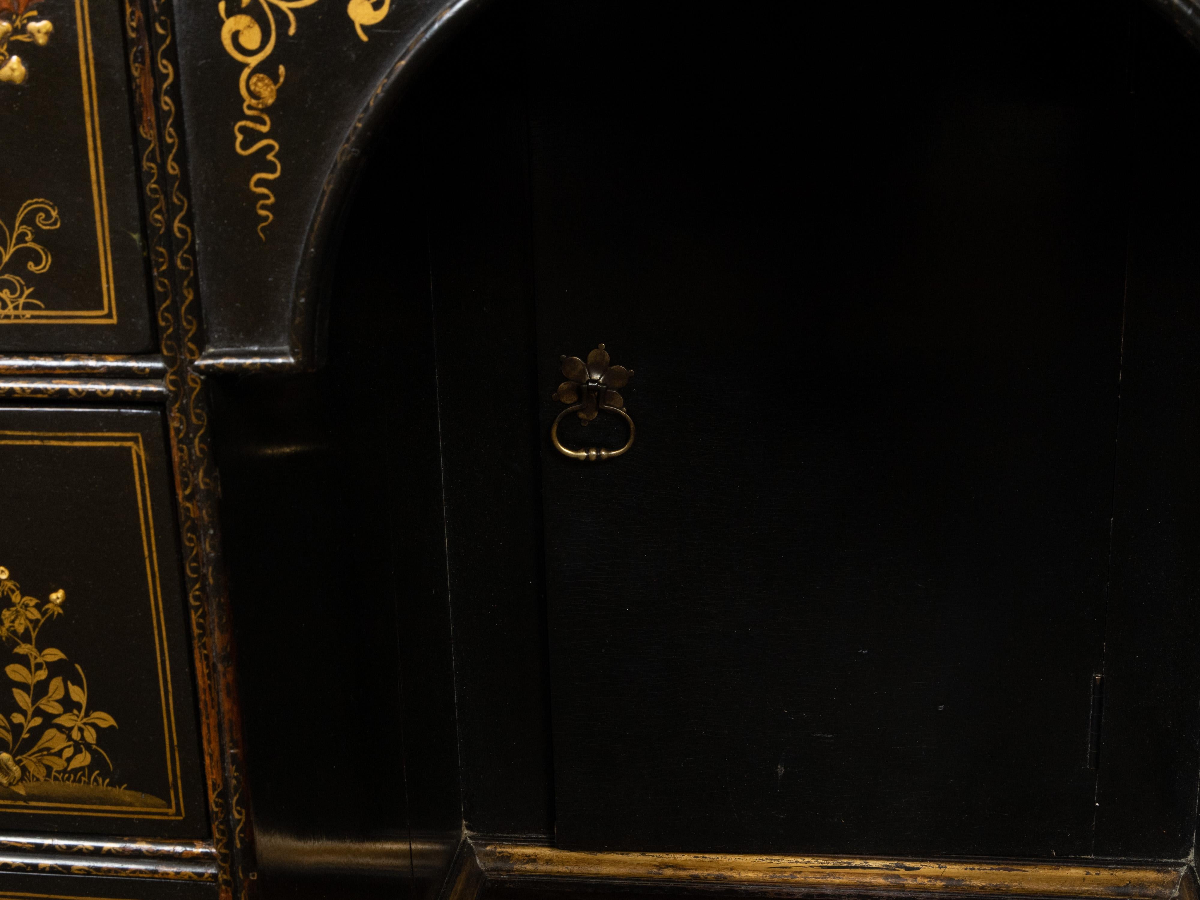 English 19th Century Japanned Desk with Black and Gold Chinoiserie Décor For Sale 7
