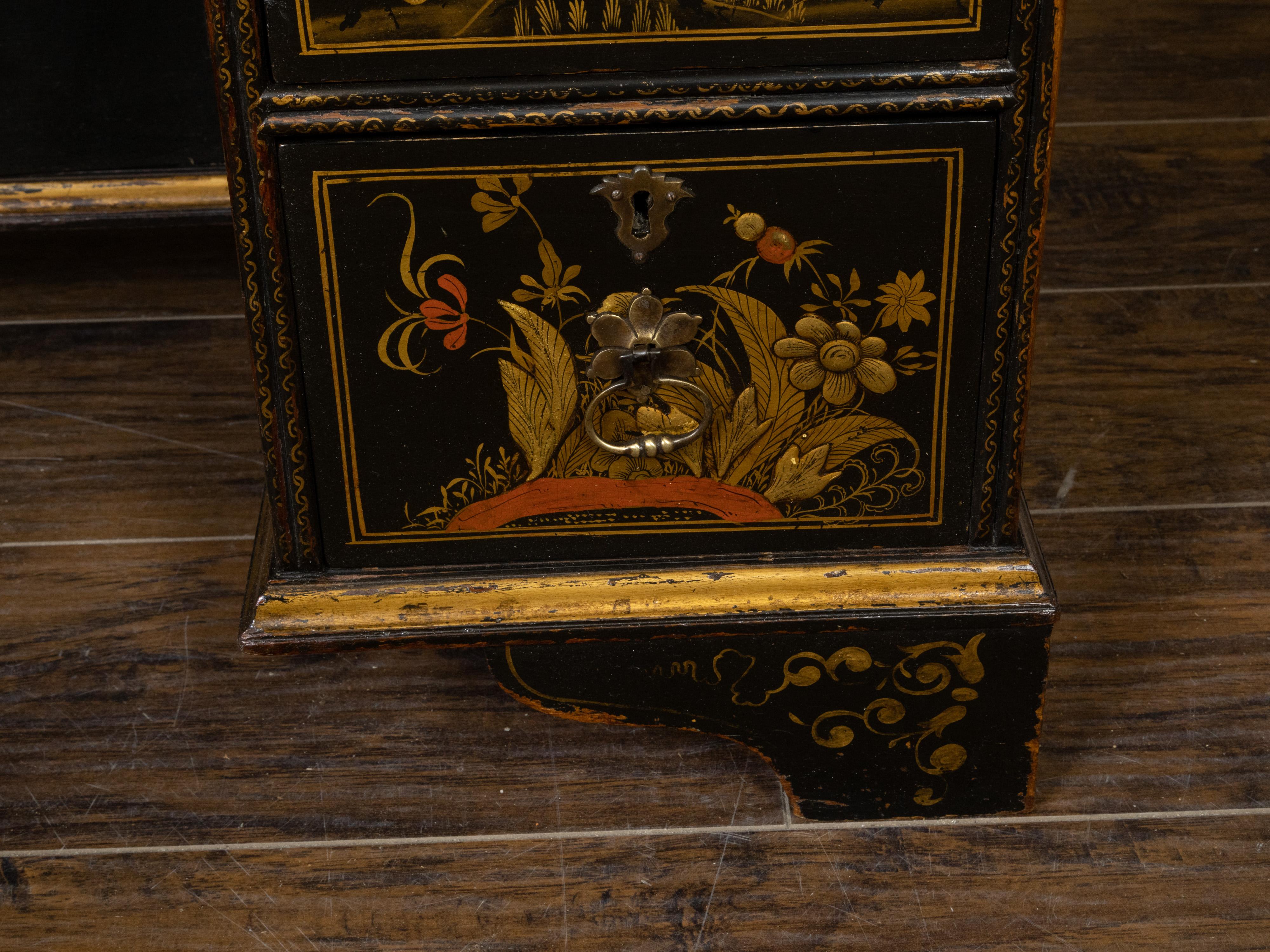 Englischer Japantisch des 19. Jahrhunderts mit schwarz-goldenem Chinoiserie-Dekor im Angebot 7