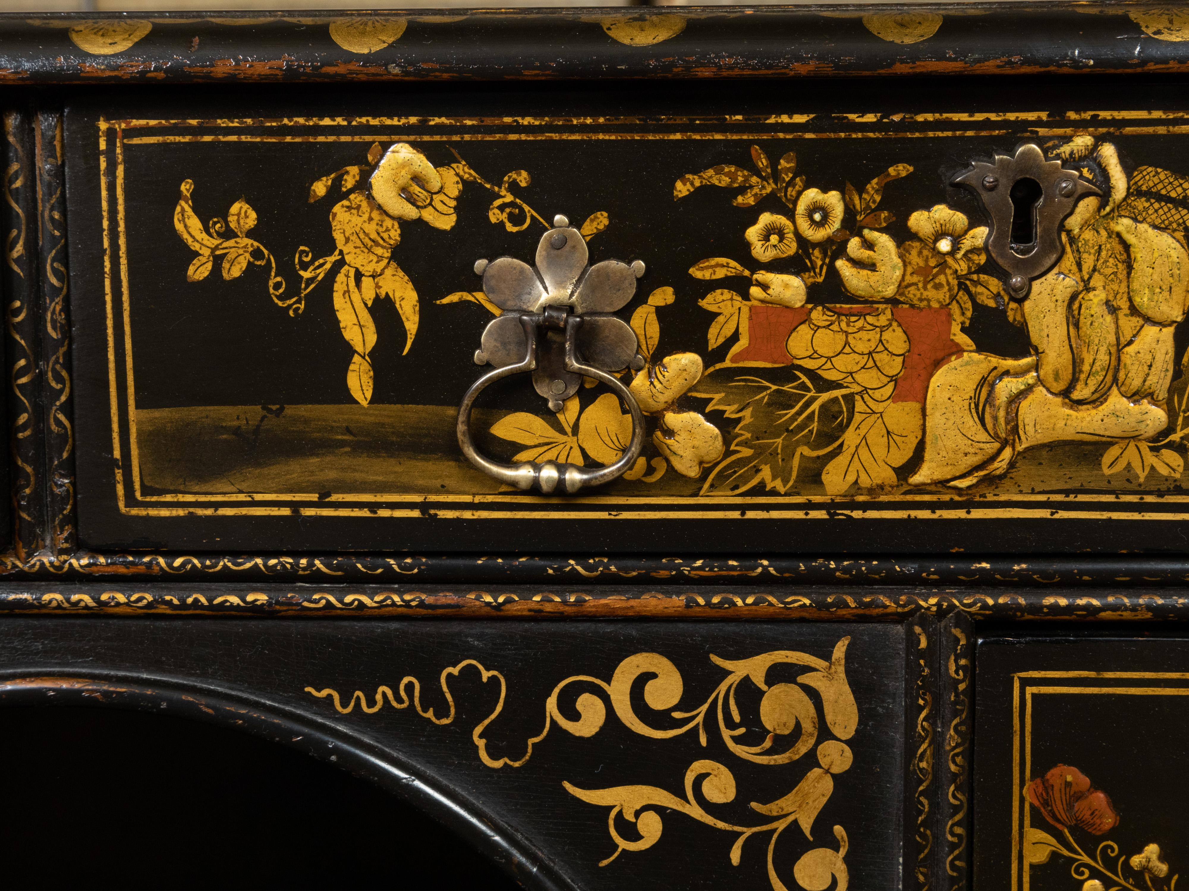 English 19th Century Japanned Desk with Black and Gold Chinoiserie Décor For Sale 10