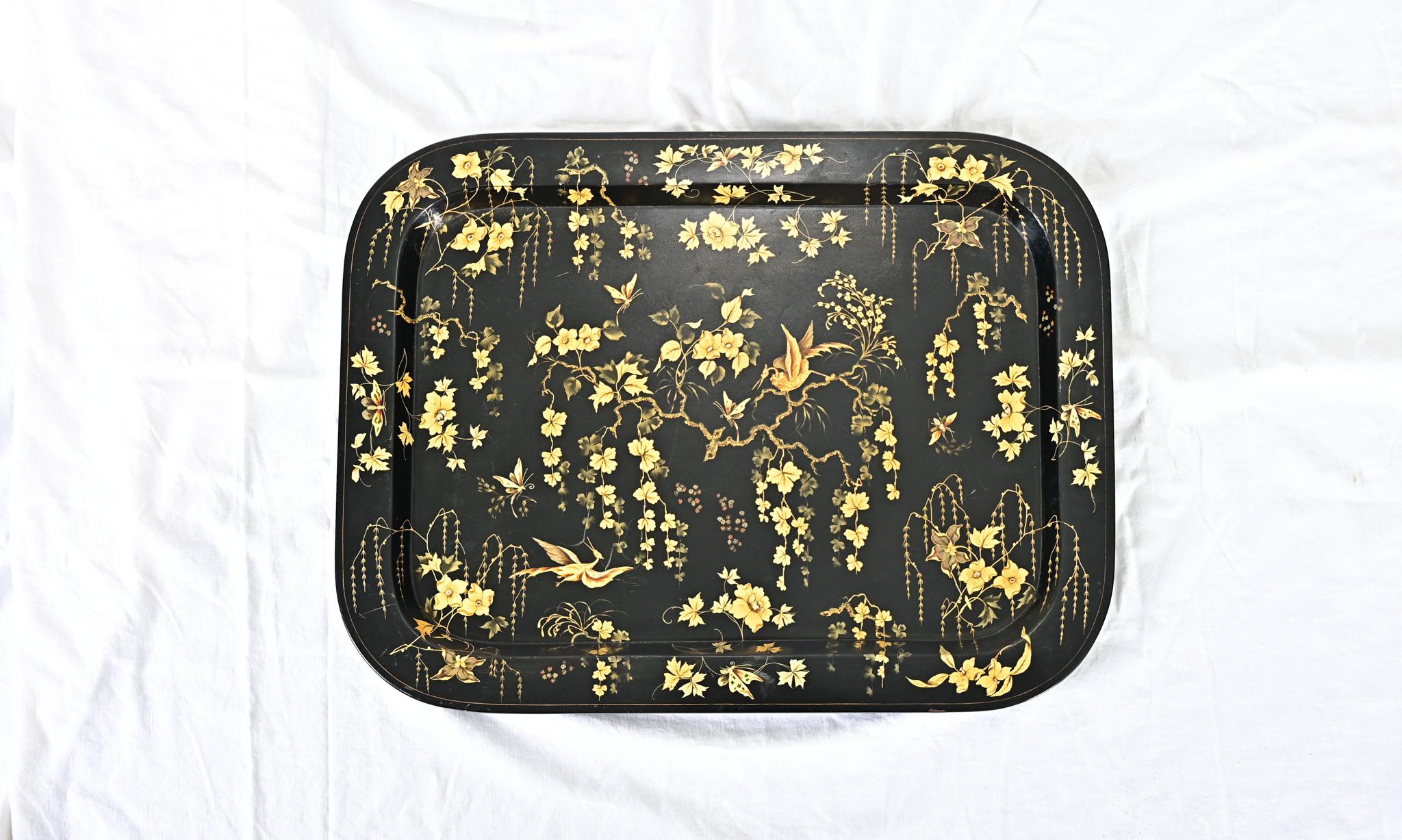English 19th Century Japanned Lacquer Tray (Chinoiserie) im Angebot