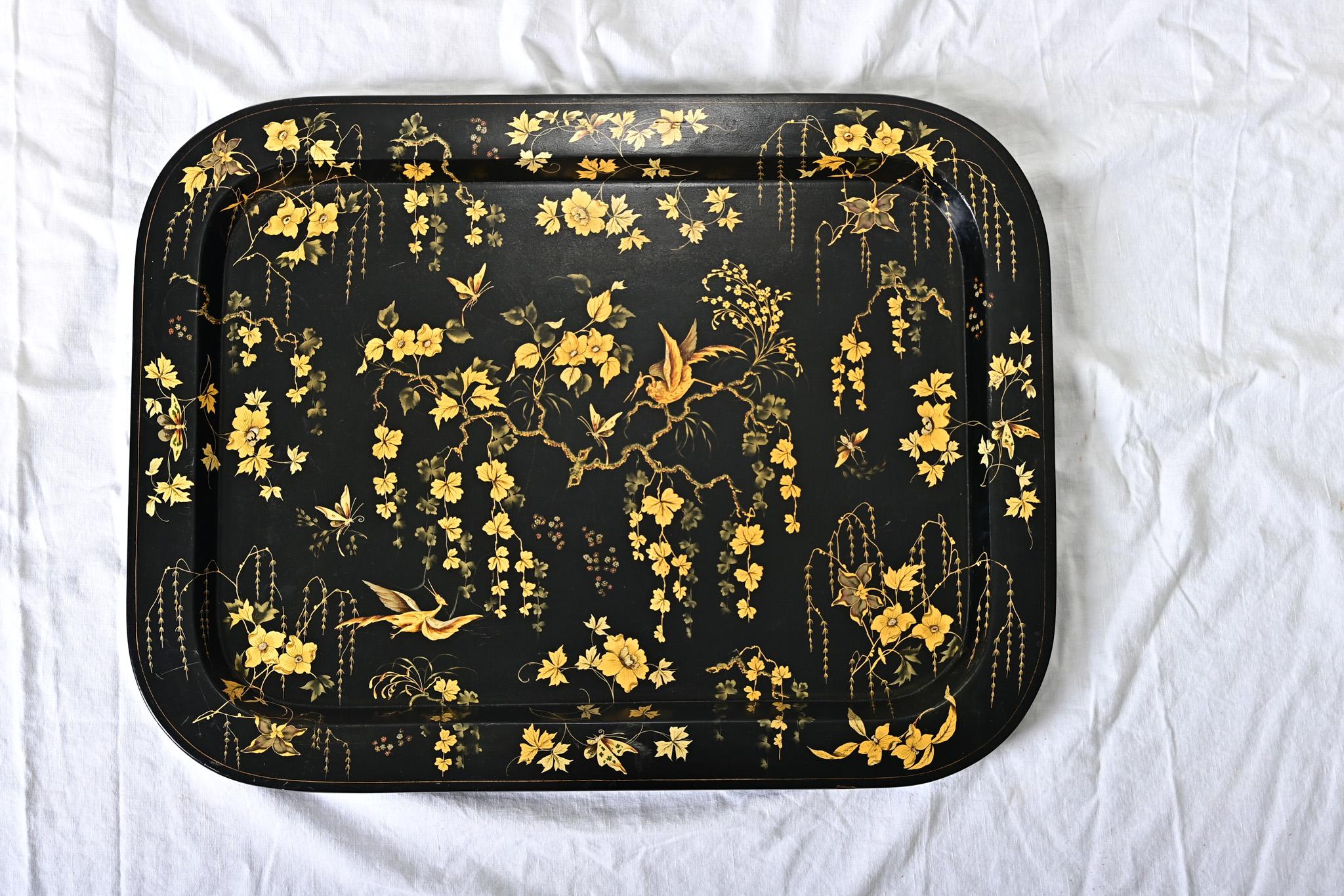 English 19th Century Japanned Lacquer Tray (Englisch) im Angebot