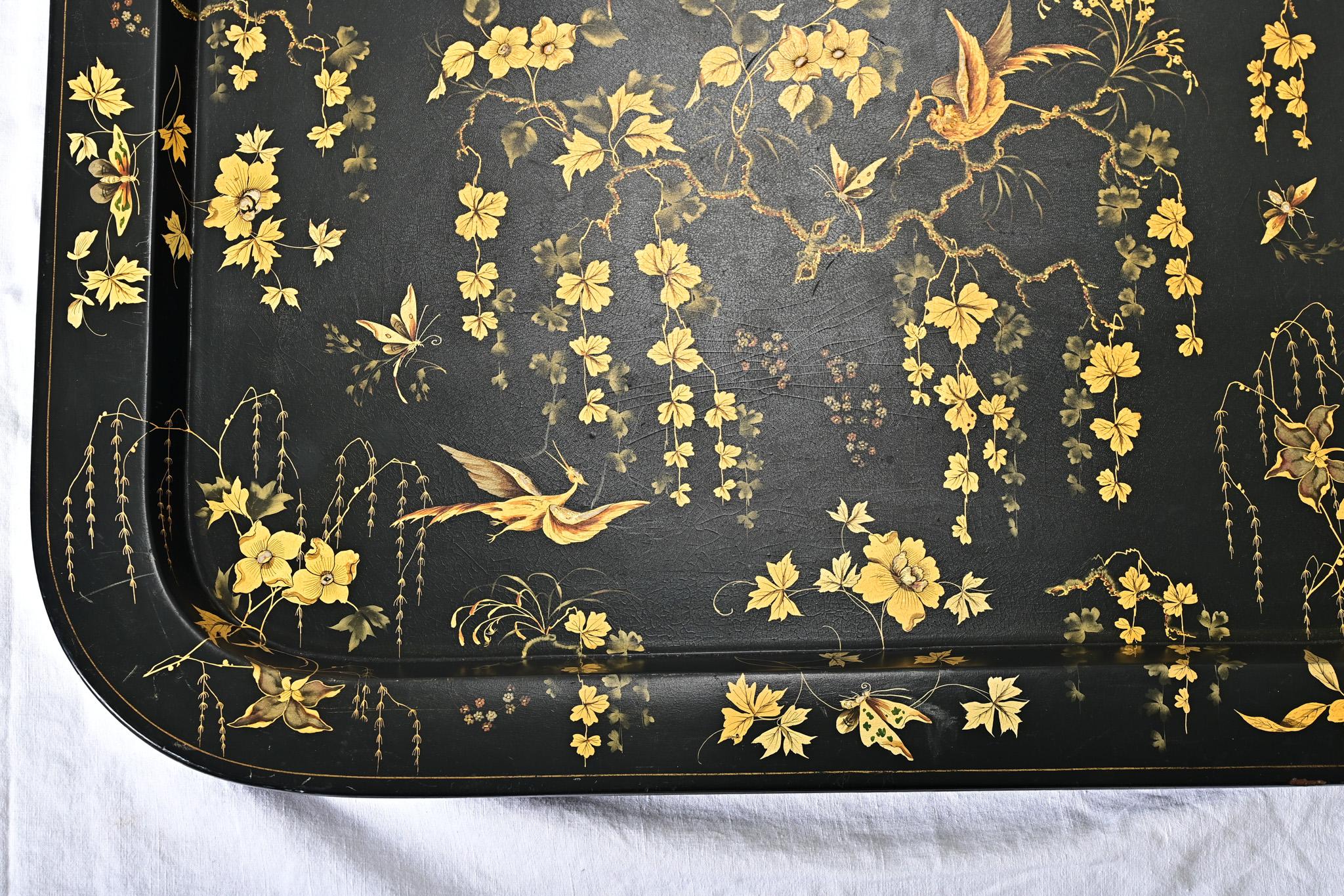 English 19th Century Japanned Lacquer Tray im Angebot 1