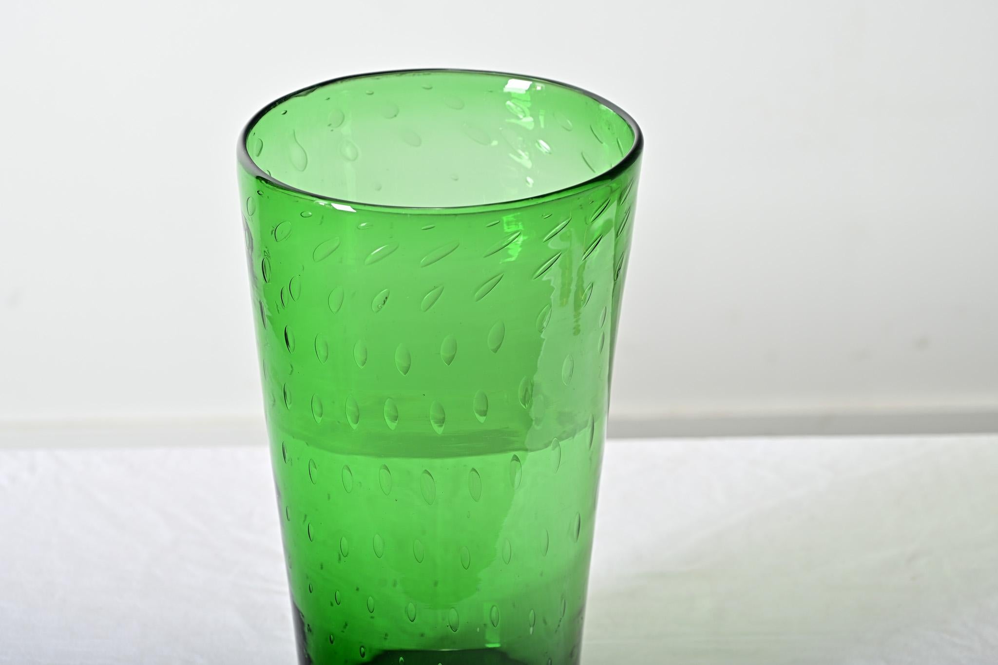 English 19th Century Large Green Glass Vase For Sale 2