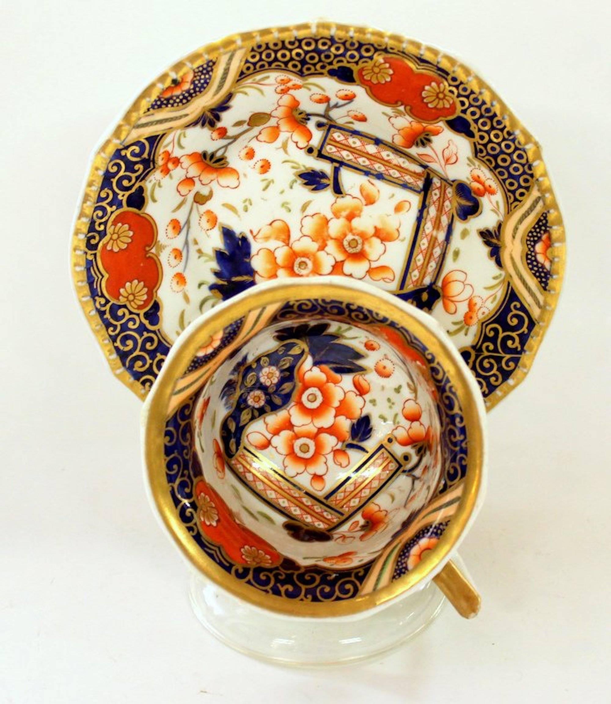 English 19th Century Machin & Baggaley Porcelain Hand-Painted Imari Cup & Saucer In Good Condition In Charleston, SC