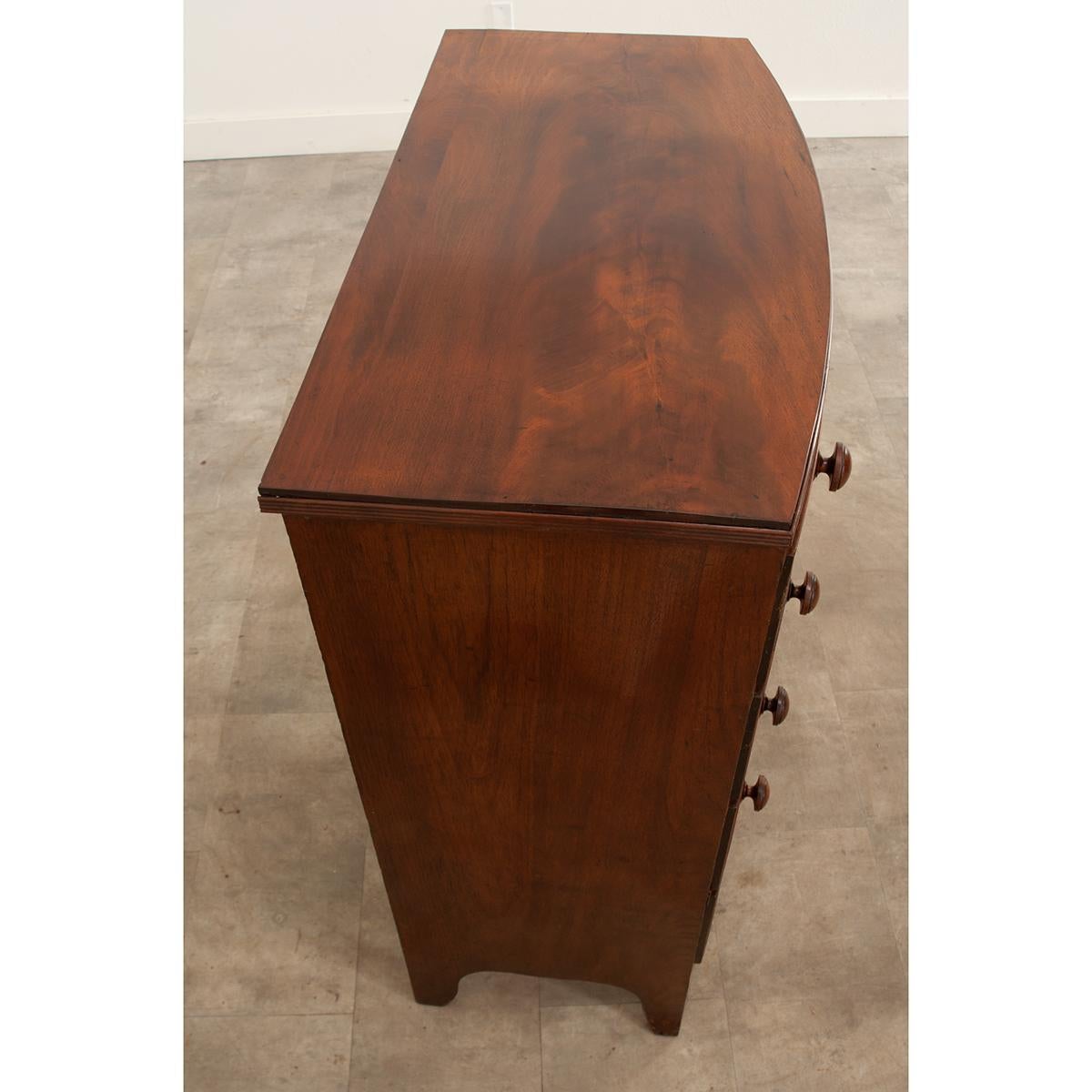 English 19th Century Mahogany Chest of Drawers In Good Condition In Baton Rouge, LA