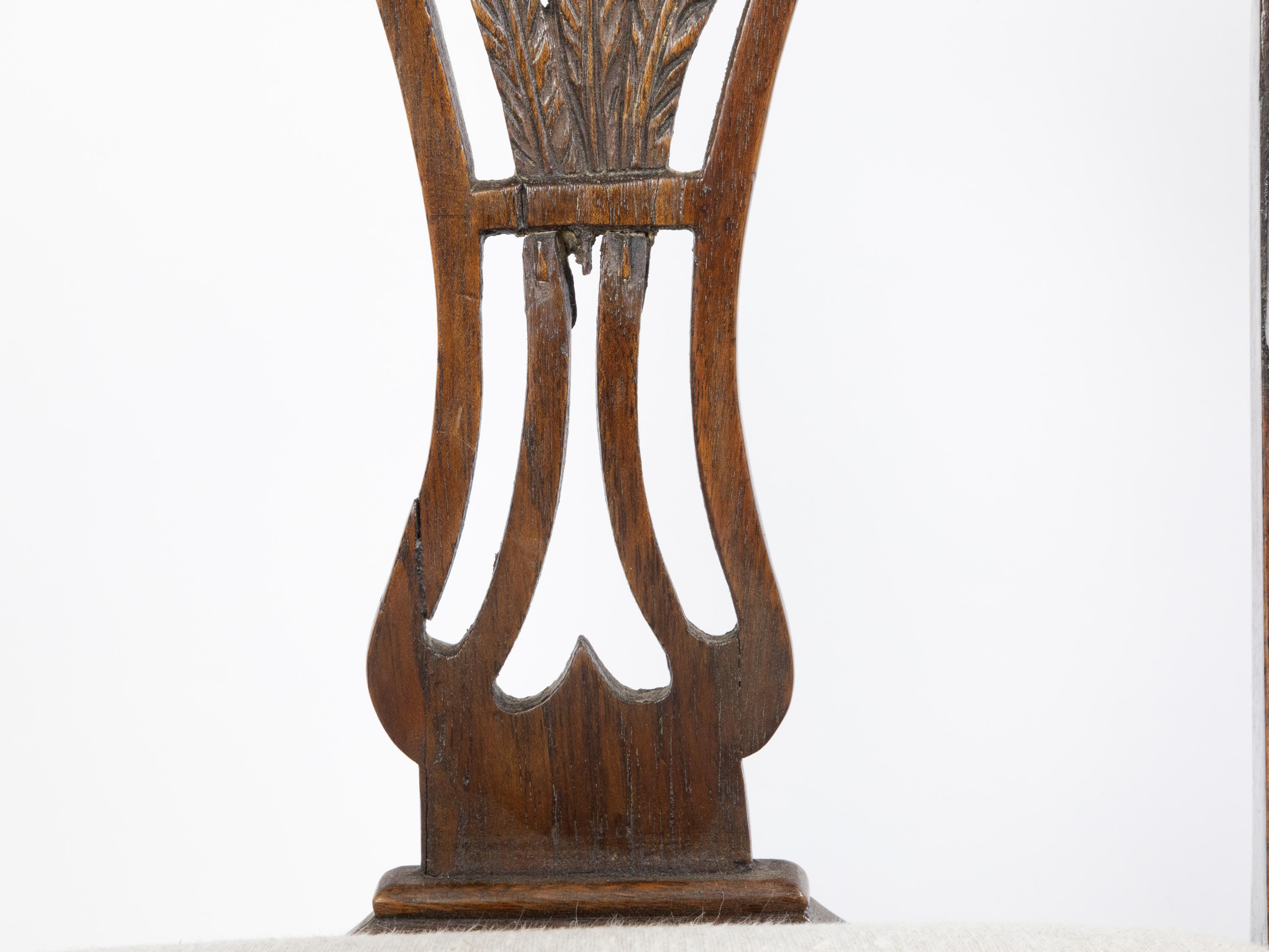 English 19th Century Mahogany Child's Chair with Feather Motifs and Marquetry For Sale 4