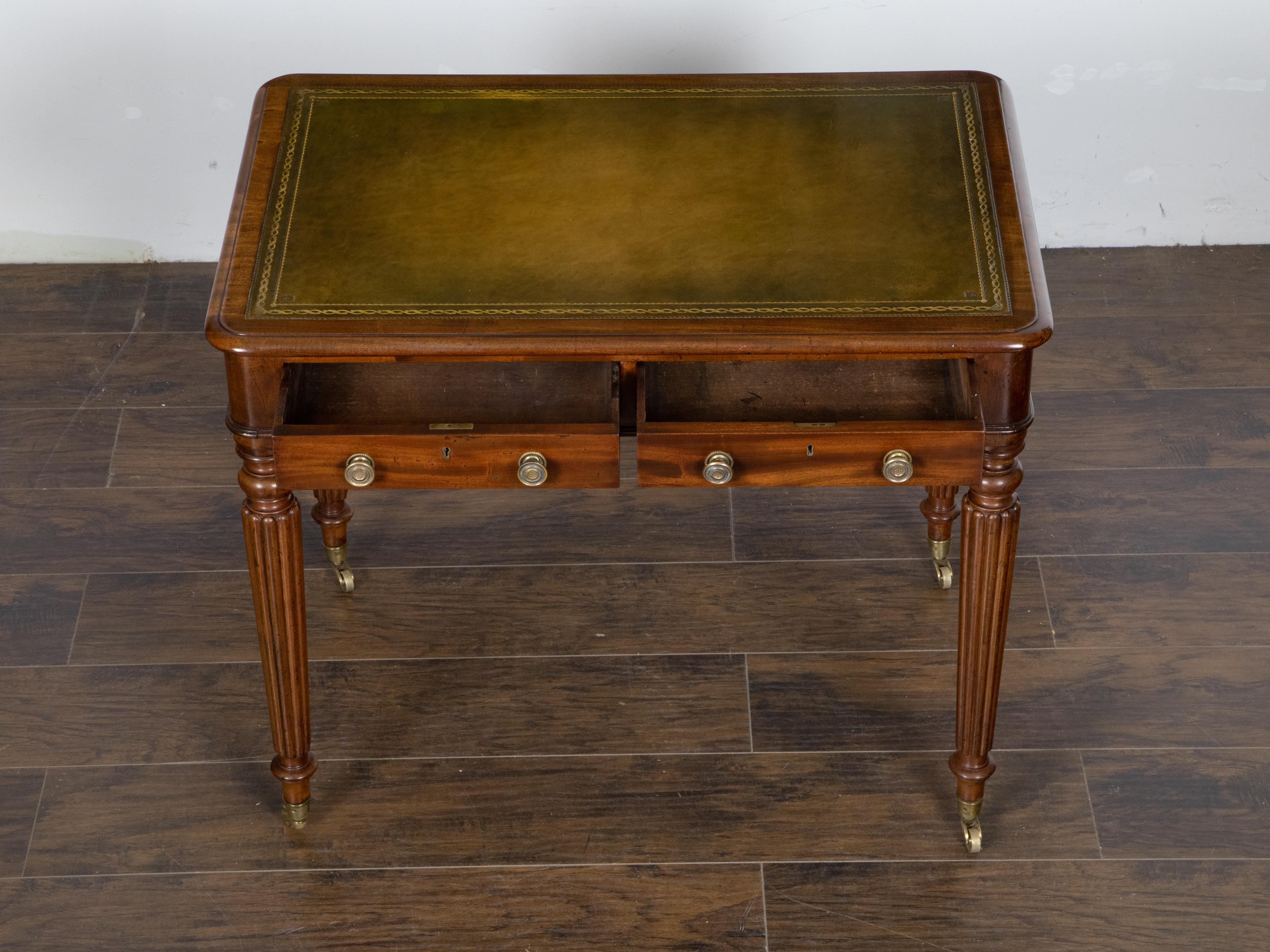 English 19th Century Mahogany Desk with Green Leather Top and Reeded Legs For Sale 4