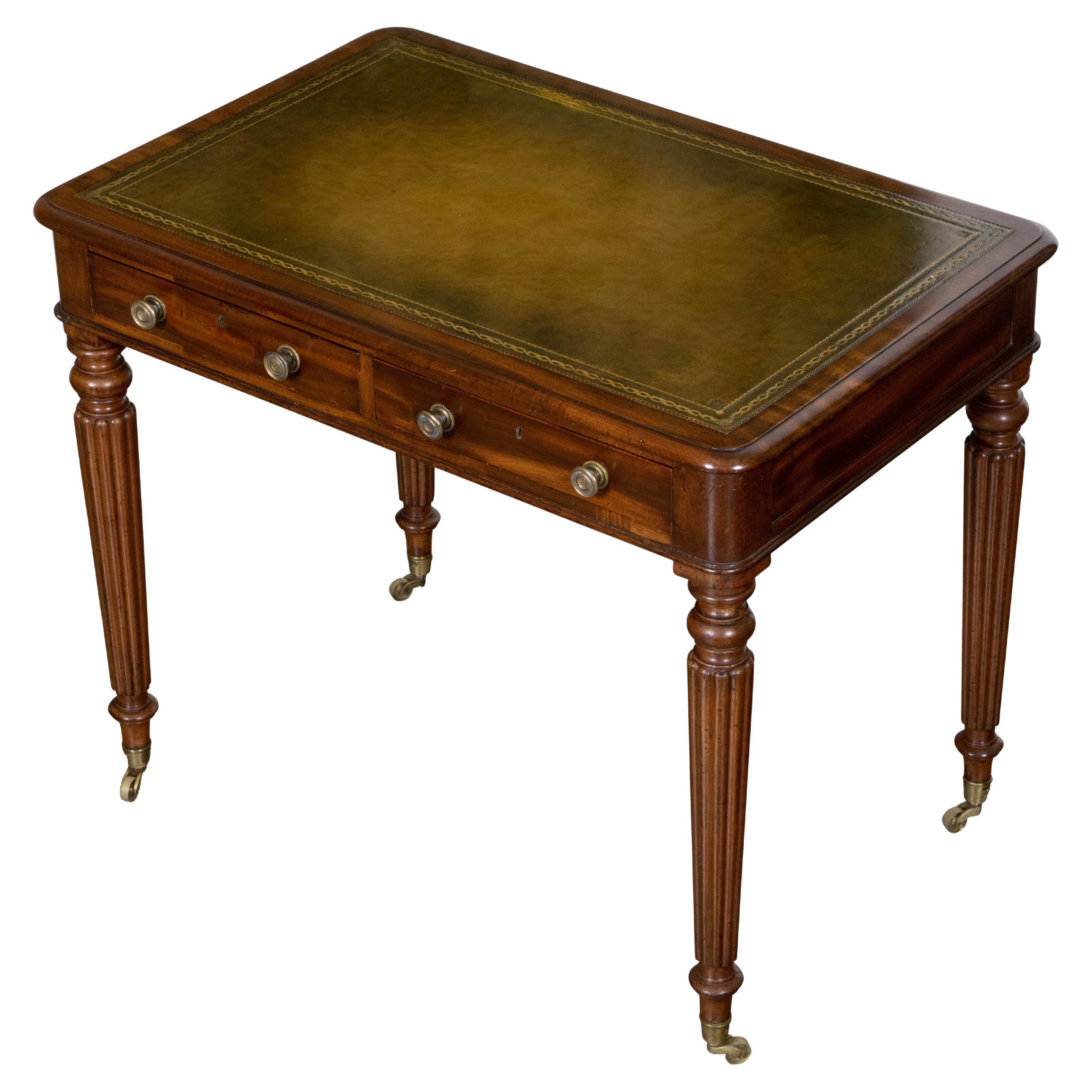 English 19th Century Mahogany Desk with Green Leather Top and Reeded Legs For Sale