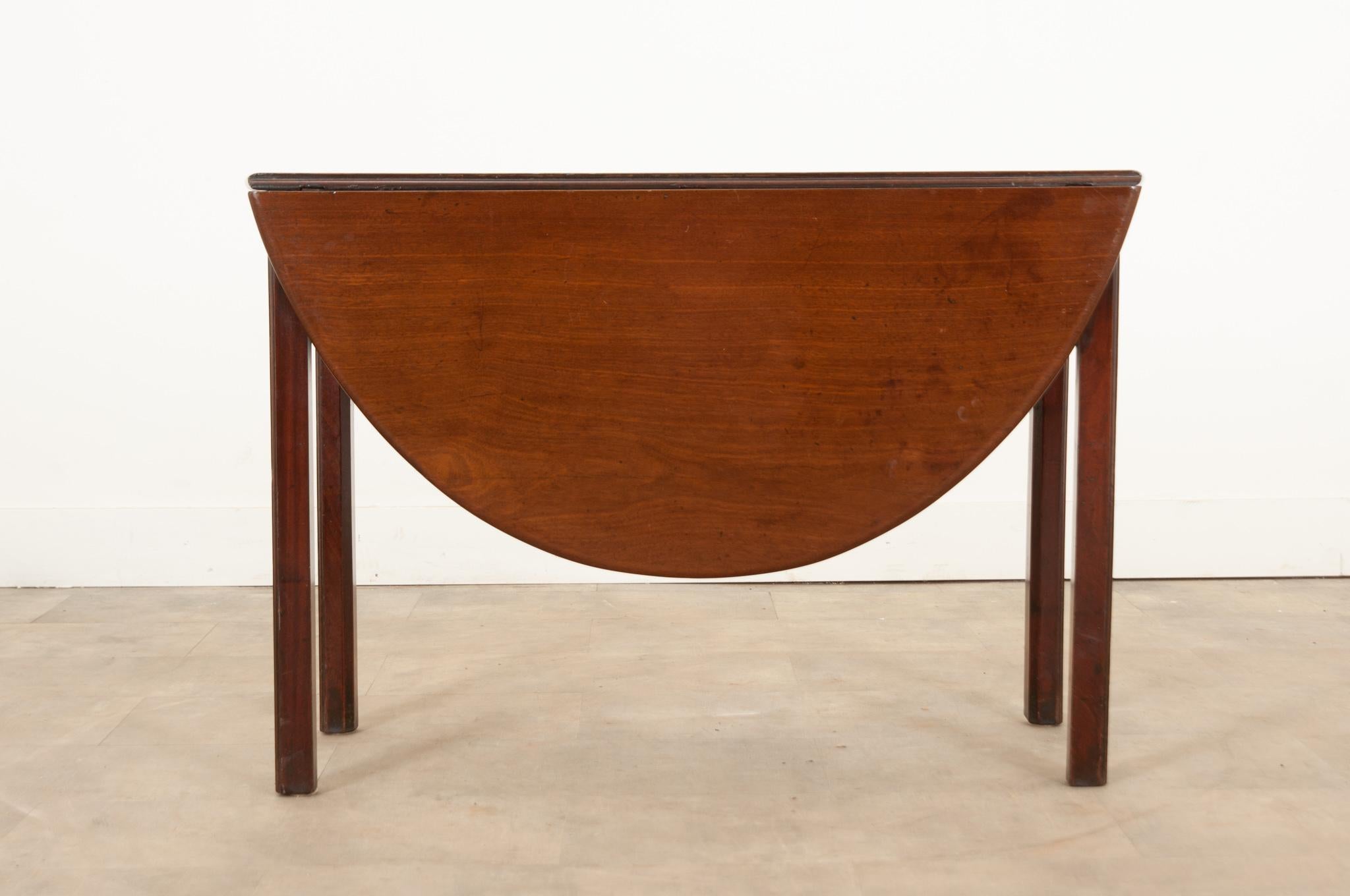 English 19th Century Mahogany Drop Leaf Table For Sale 2