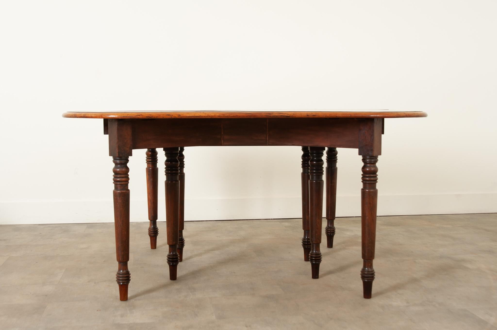 English 19th Century Mahogany Gateleg Drop-leaf Table For Sale 5