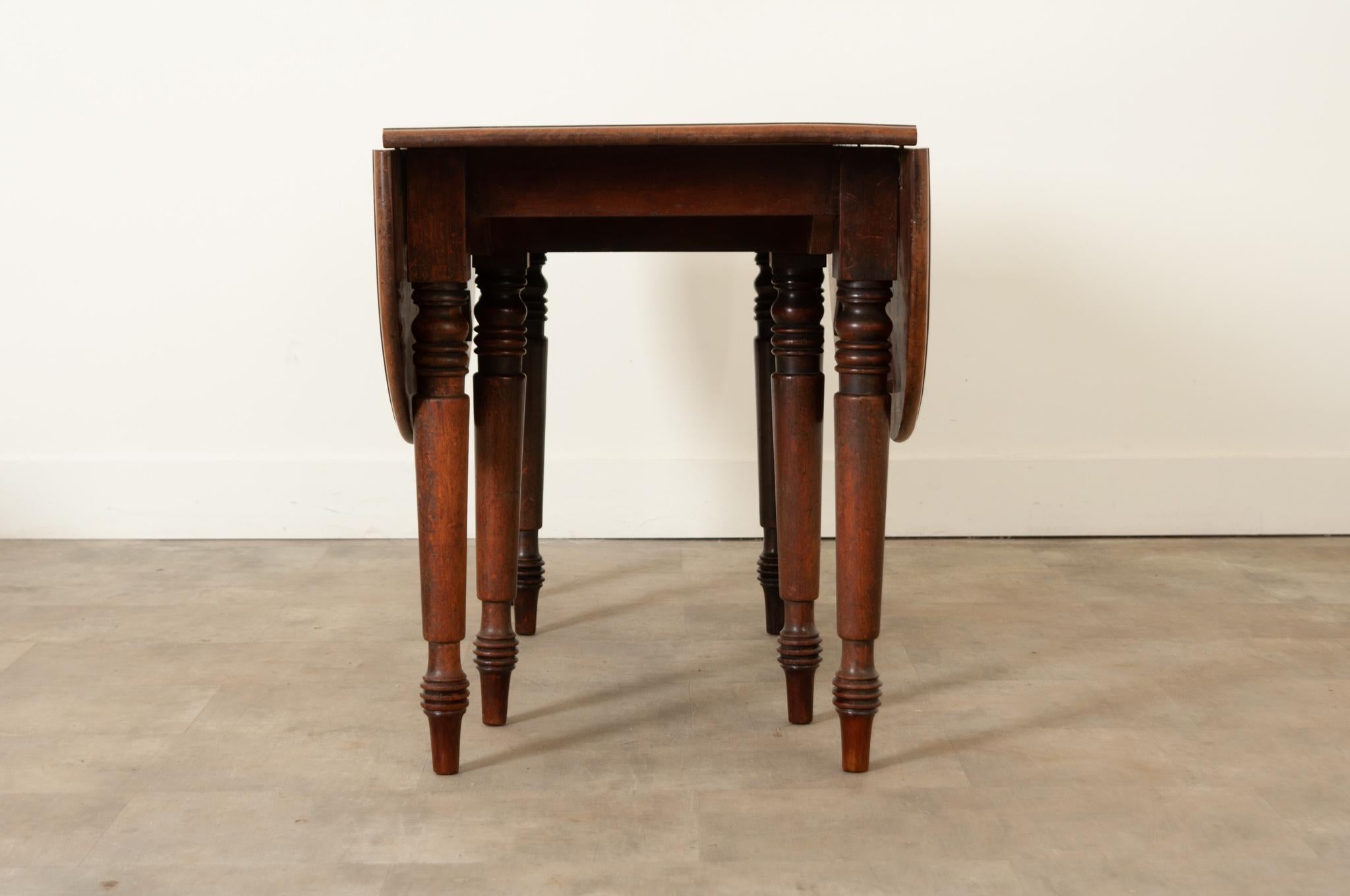 English 19th Century Mahogany Gateleg Drop-leaf Table For Sale 6