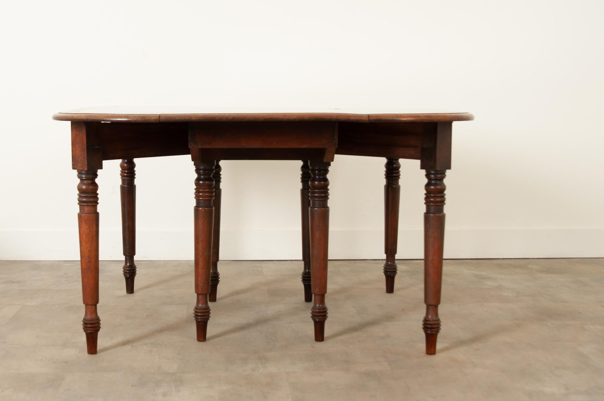English 19th Century Mahogany Gateleg Drop-leaf Table For Sale 7