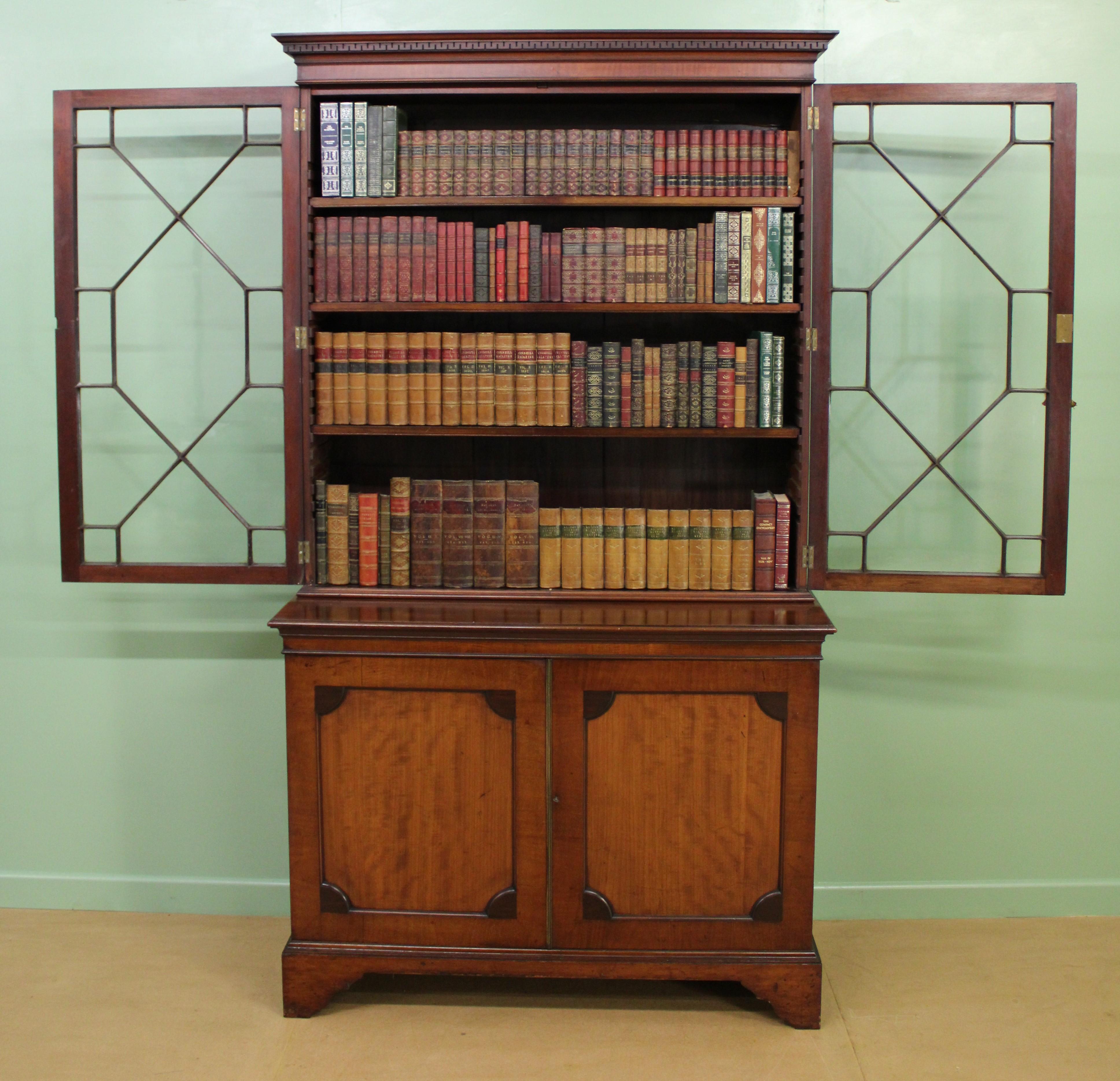 English 19th Century Mahogany Glazed Bookcase In Good Condition For Sale In Poling, West Sussex
