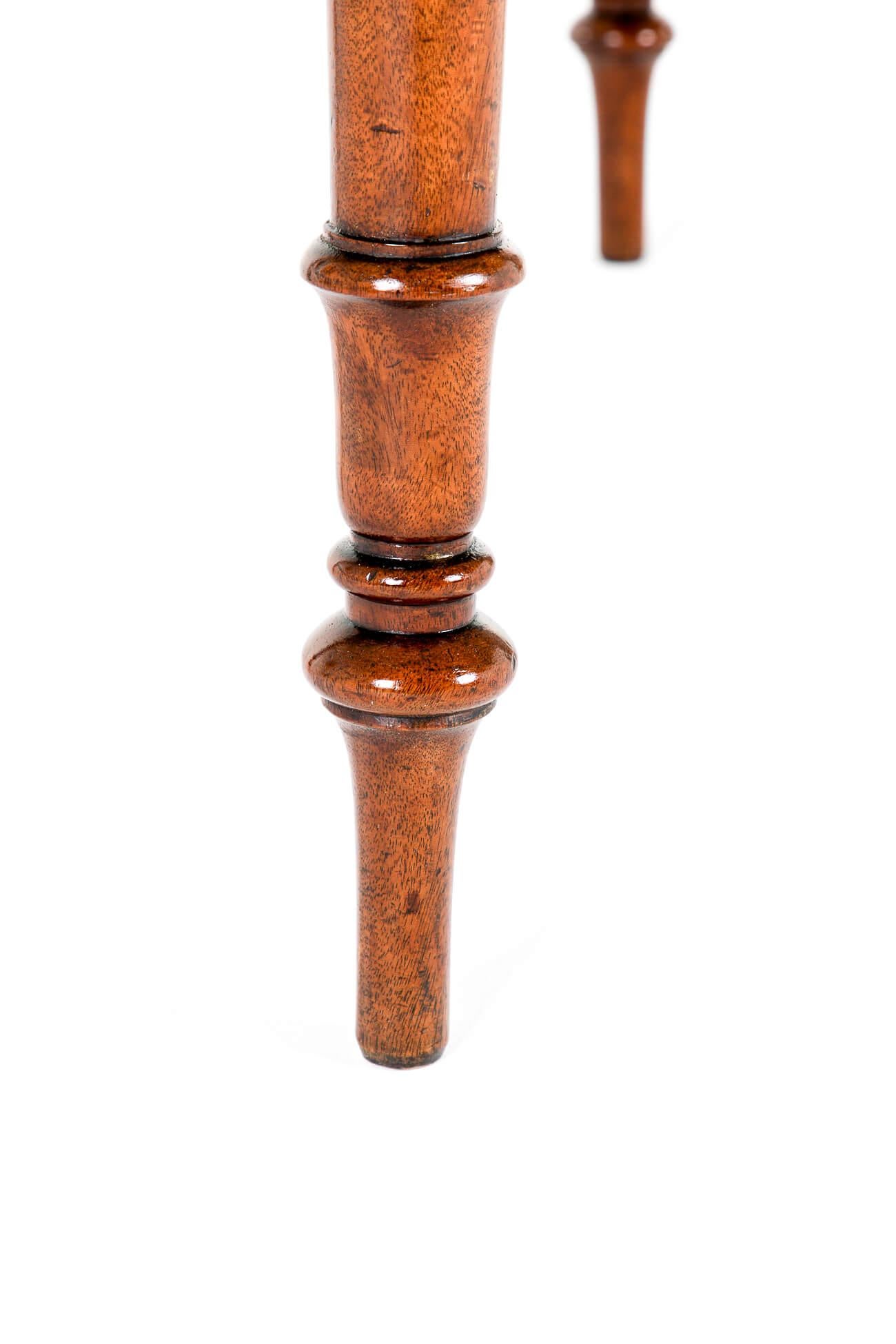 English 19th Century Mahogany Hall Table For Sale 4