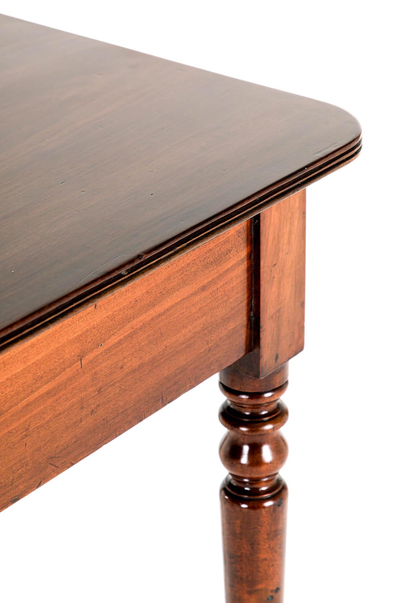 English 19th Century Mahogany Hall Table For Sale 2