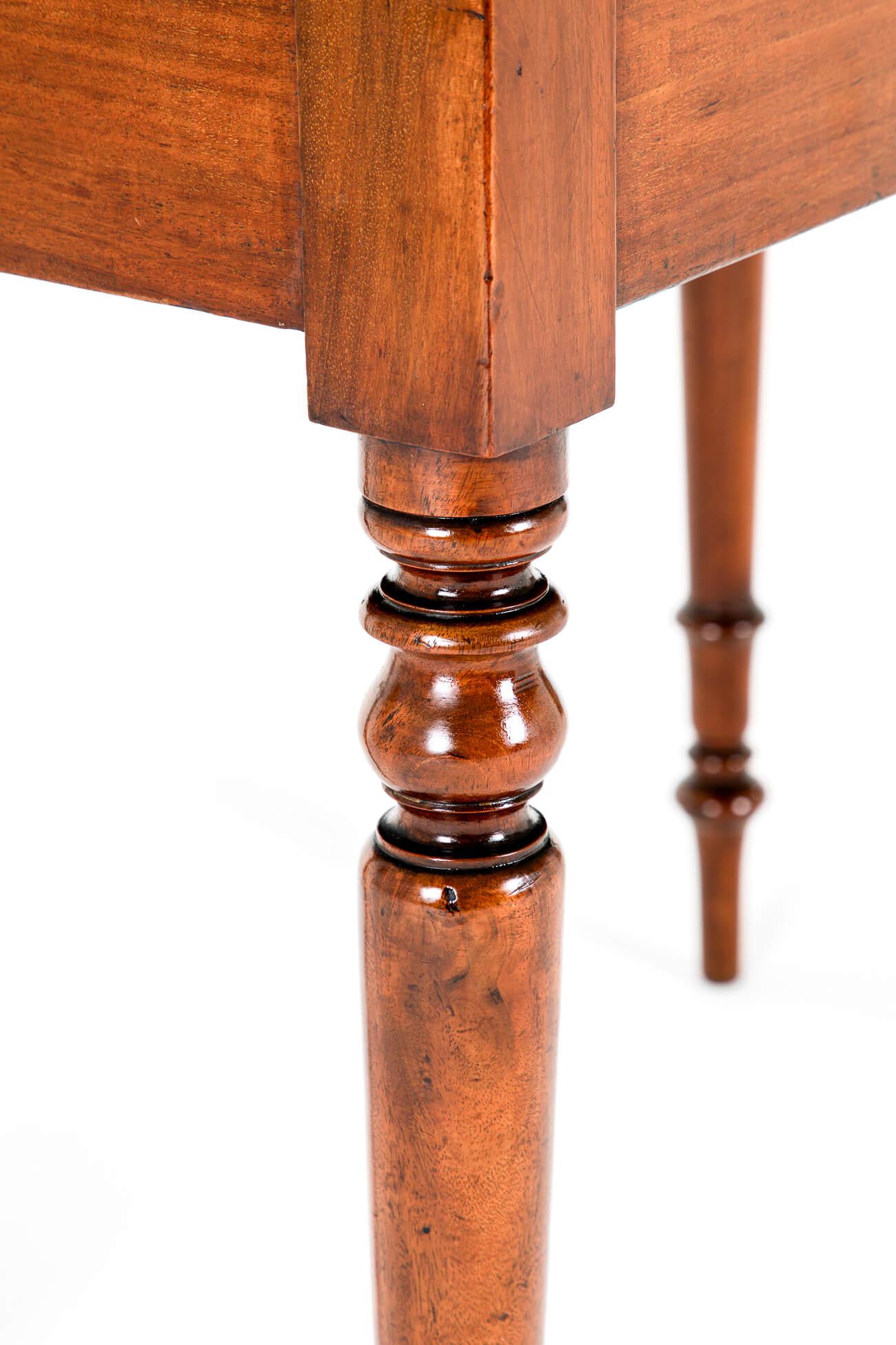 English 19th Century Mahogany Hall Table For Sale 3