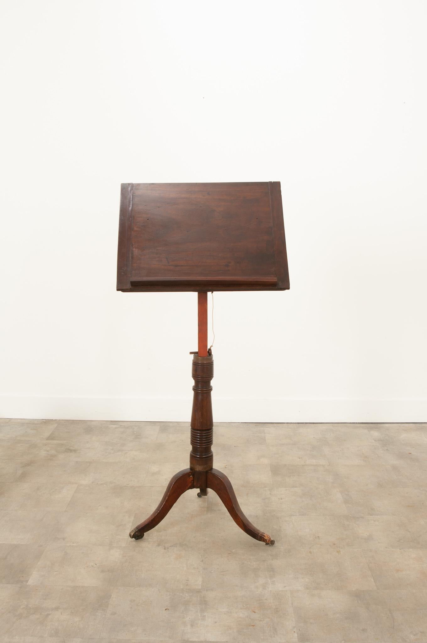 English 19th Century Mahogany Lectern In Good Condition For Sale In Baton Rouge, LA