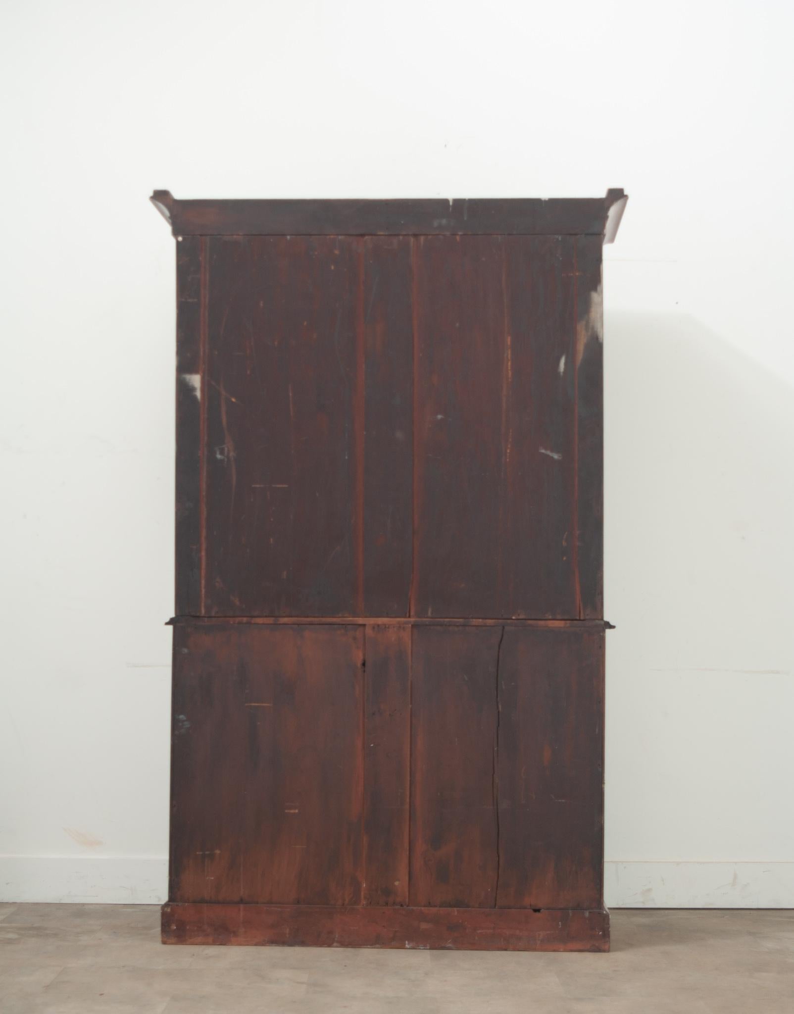 English 19th Century Mahogany Linen Press For Sale 5