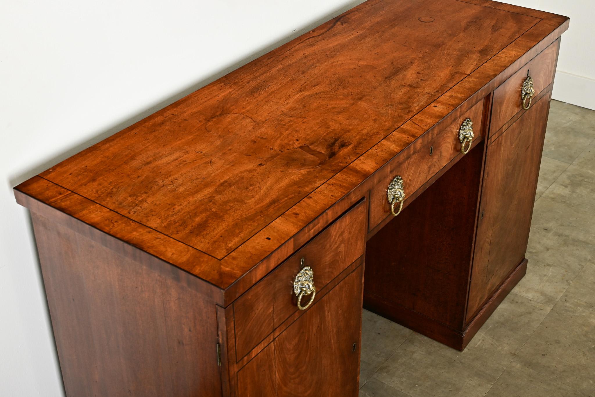 Inglese Credenza Regency inglese del XIX secolo in mogano in vendita