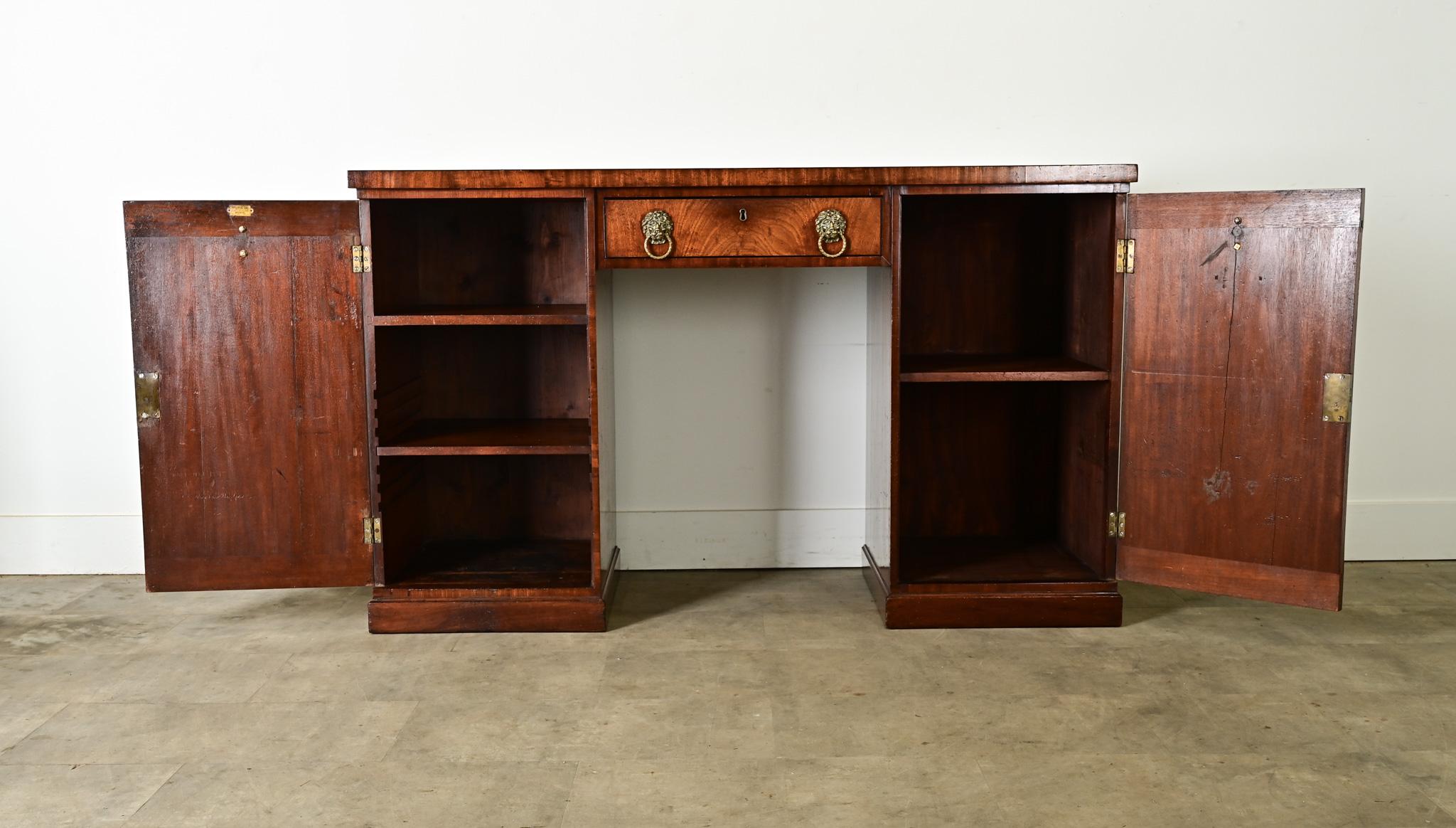 Credenza Regency inglese del XIX secolo in mogano In condizioni buone in vendita a Baton Rouge, LA