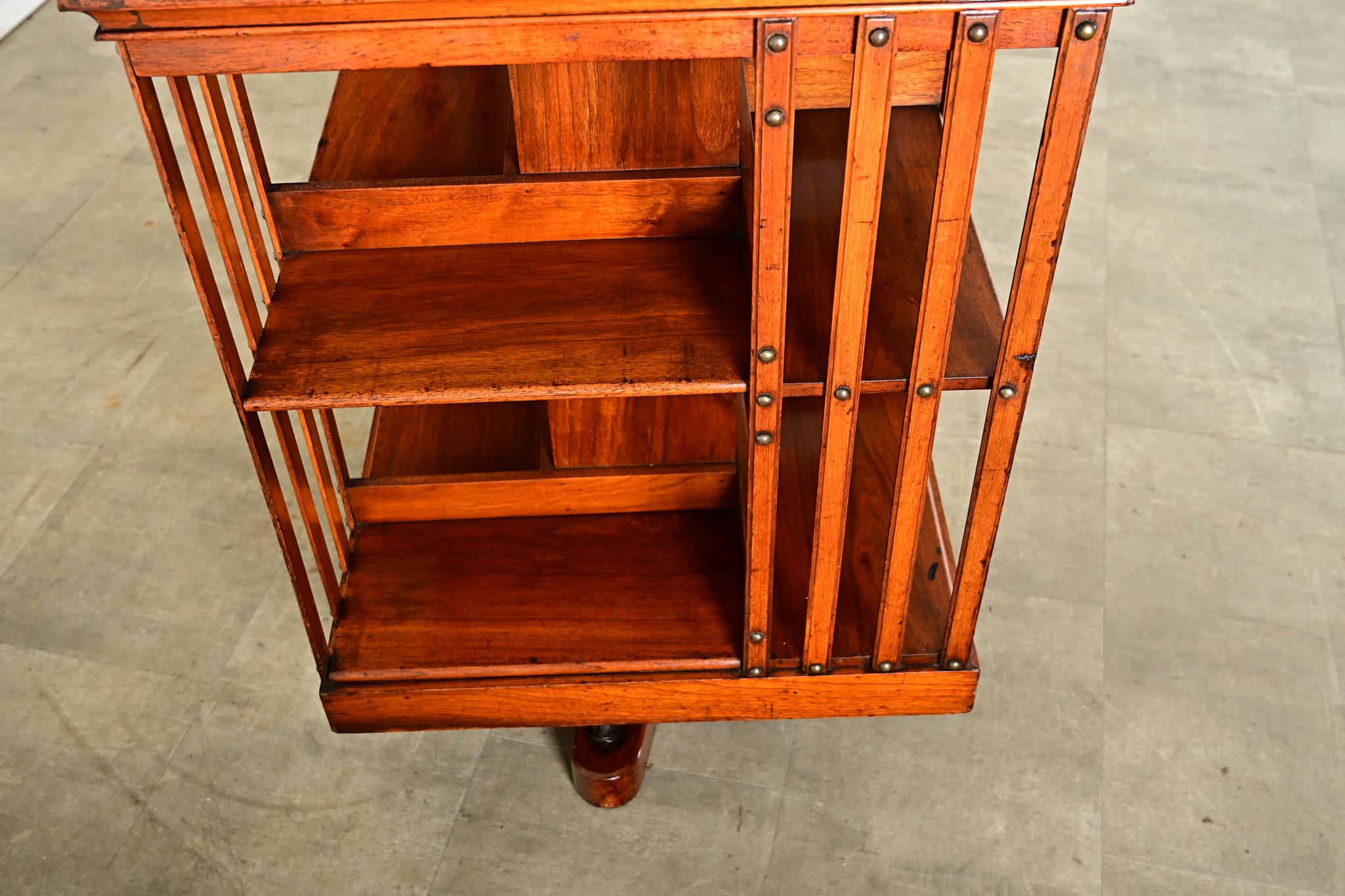 Librería giratoria inglesa de caoba del siglo XIX en venta 4