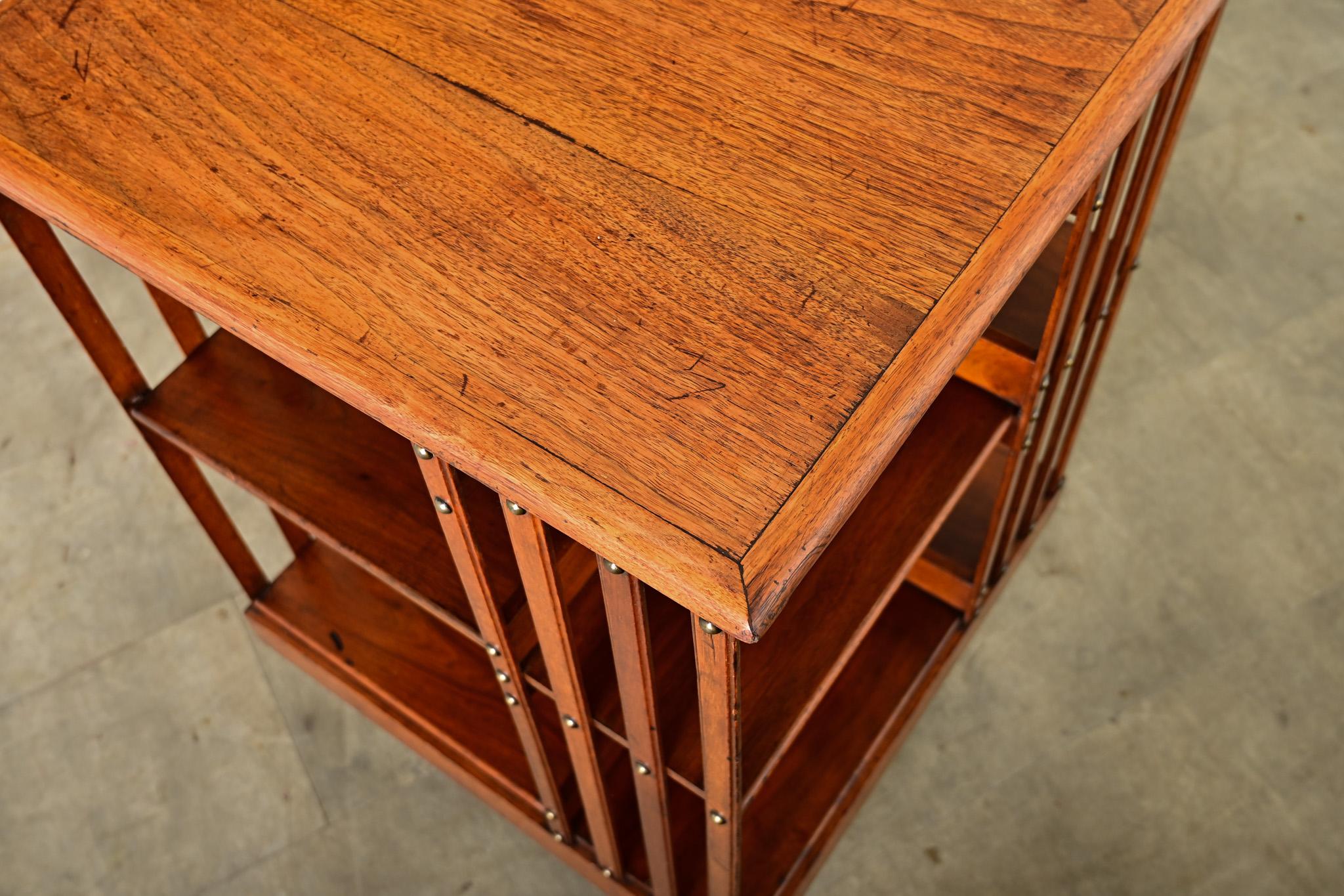 Librería giratoria inglesa de caoba del siglo XIX en venta 5