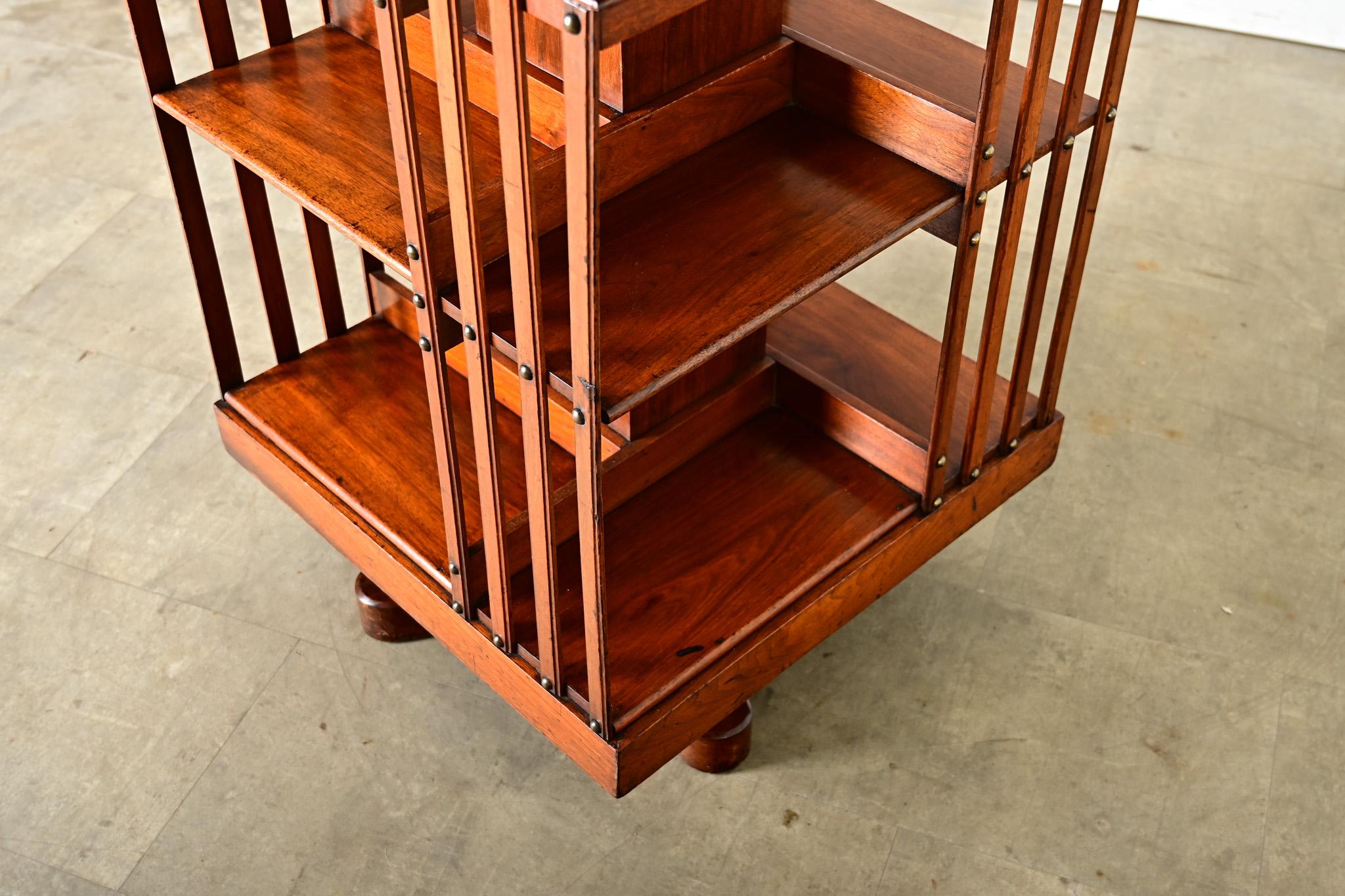 Librería giratoria inglesa de caoba del siglo XIX en venta 7