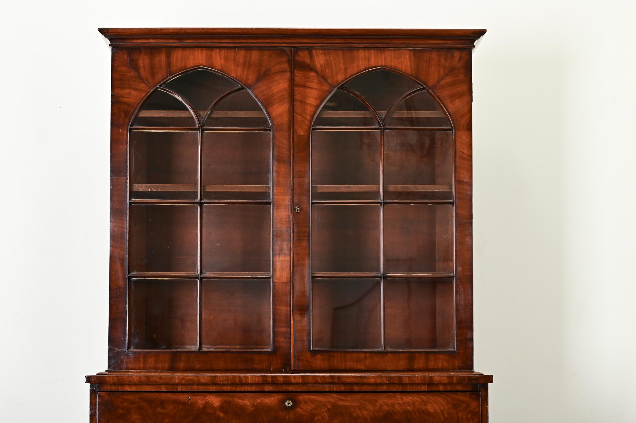 English 19th Century Mahogany Secretary In Good Condition In Baton Rouge, LA