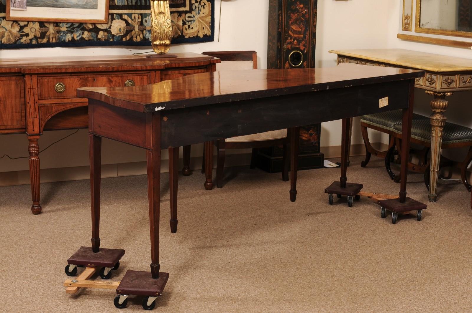 English 19th Century Mahogany Serpentine Front Server Table with 3 Drawers and S For Sale 6