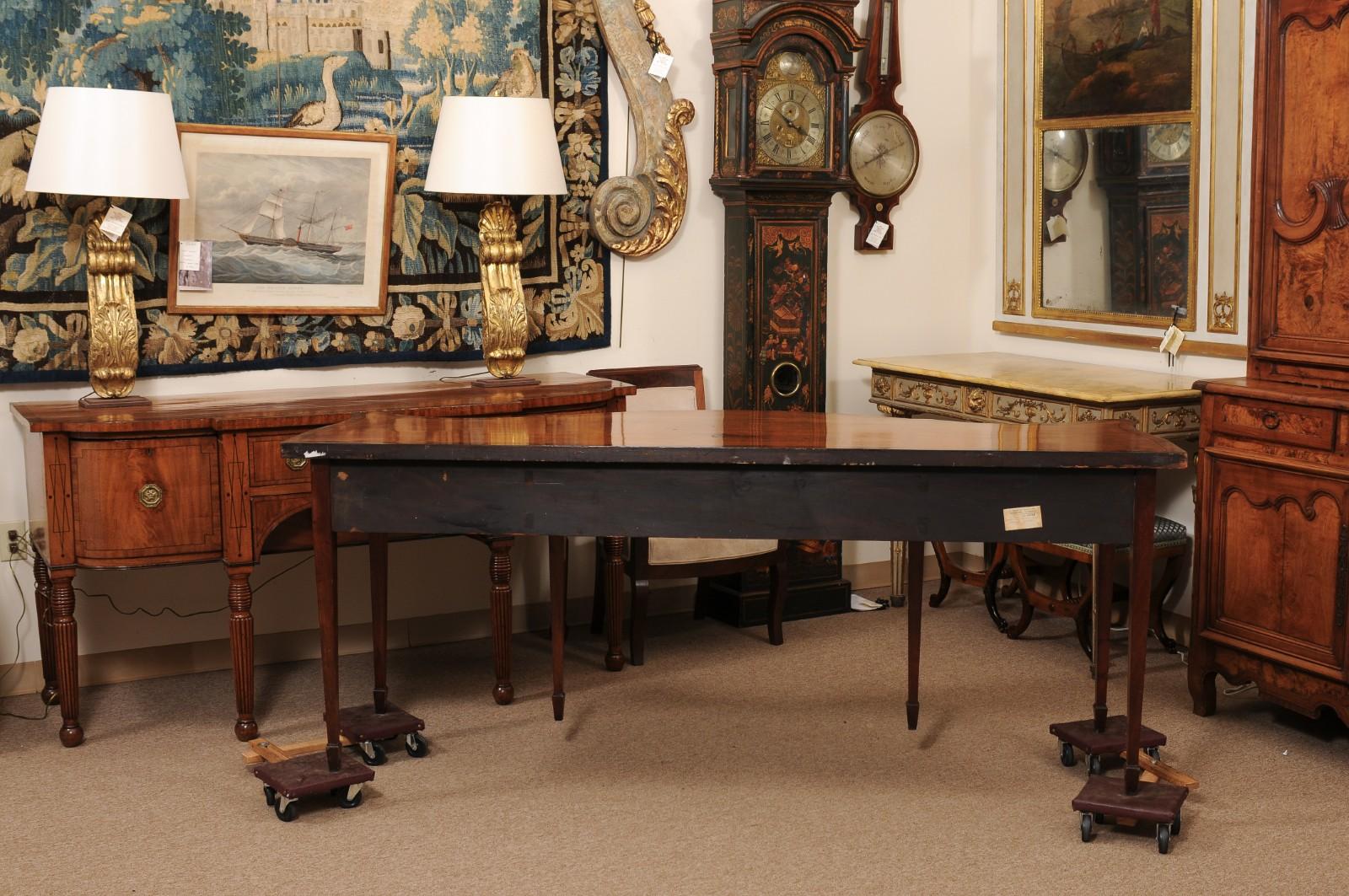 Mesa Servidor Inglesa de Frente Serpentino de Caoba del Siglo XIX con 3 Cajones en venta 3