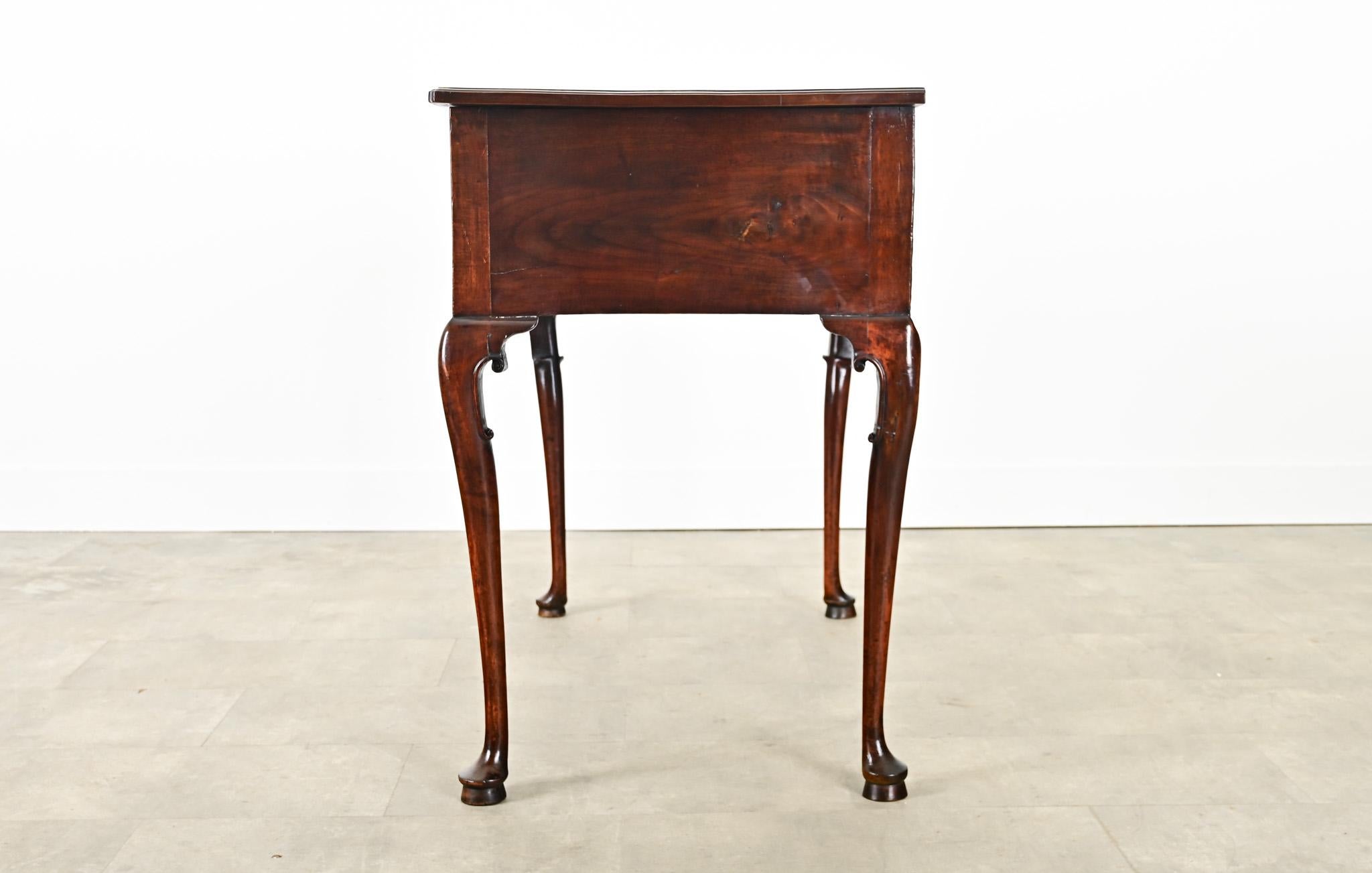 Credenza inglese in mogano del XIX secolo in vendita 4