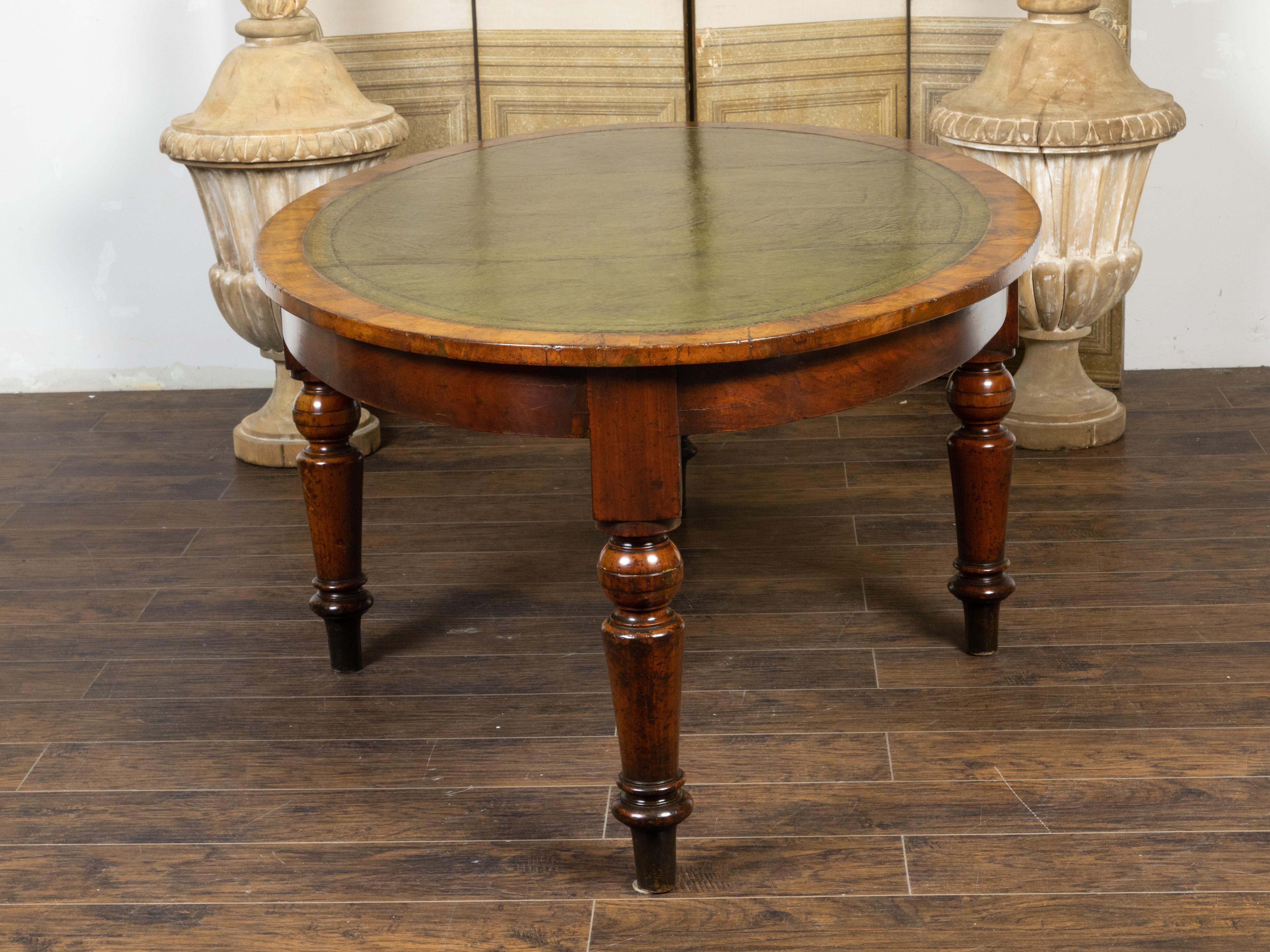 English 19th Century Mahogany Table with Green Leather Oval Top and Turned Legs For Sale 3