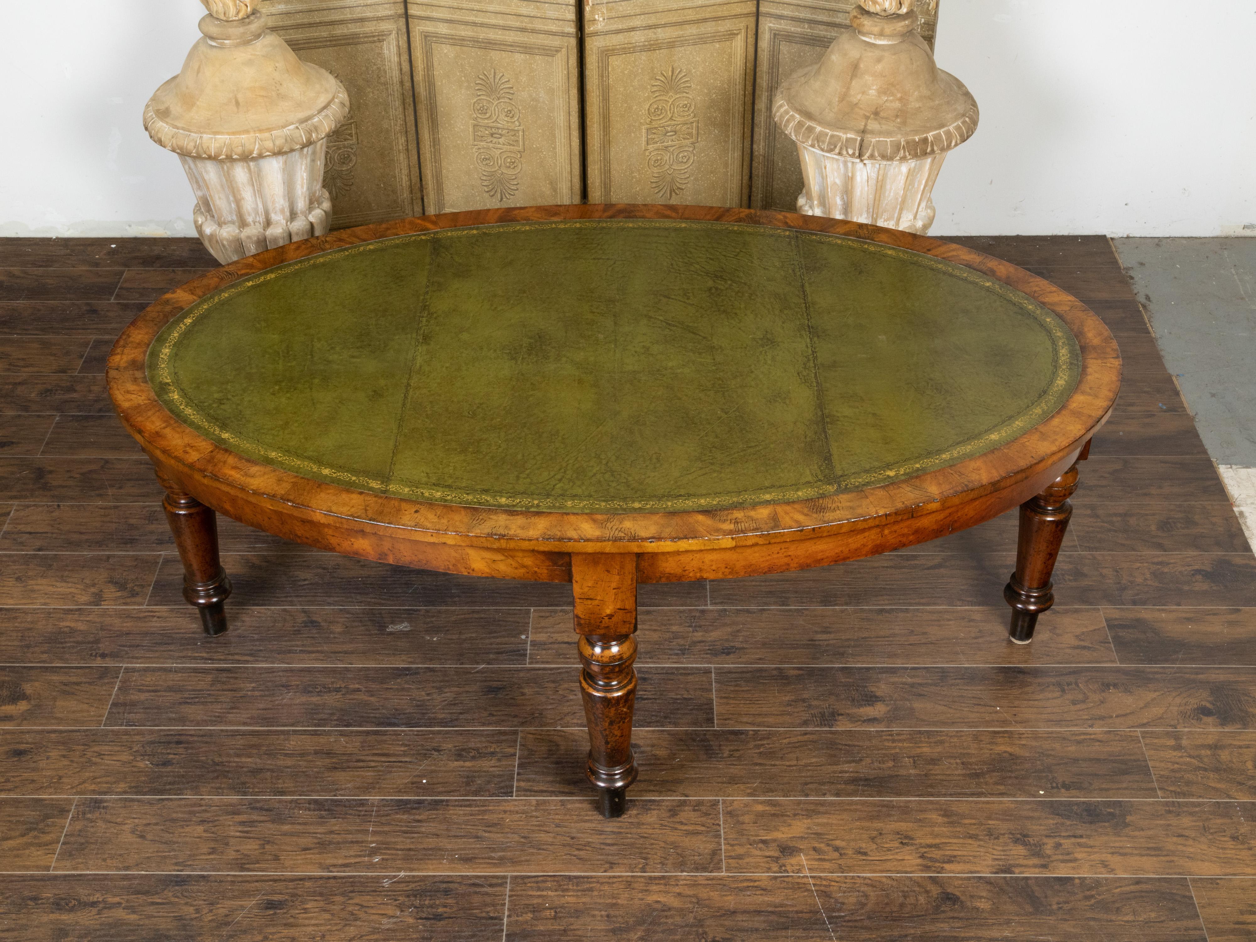 English 19th Century Mahogany Table with Green Leather Oval Top and Turned Legs For Sale 5