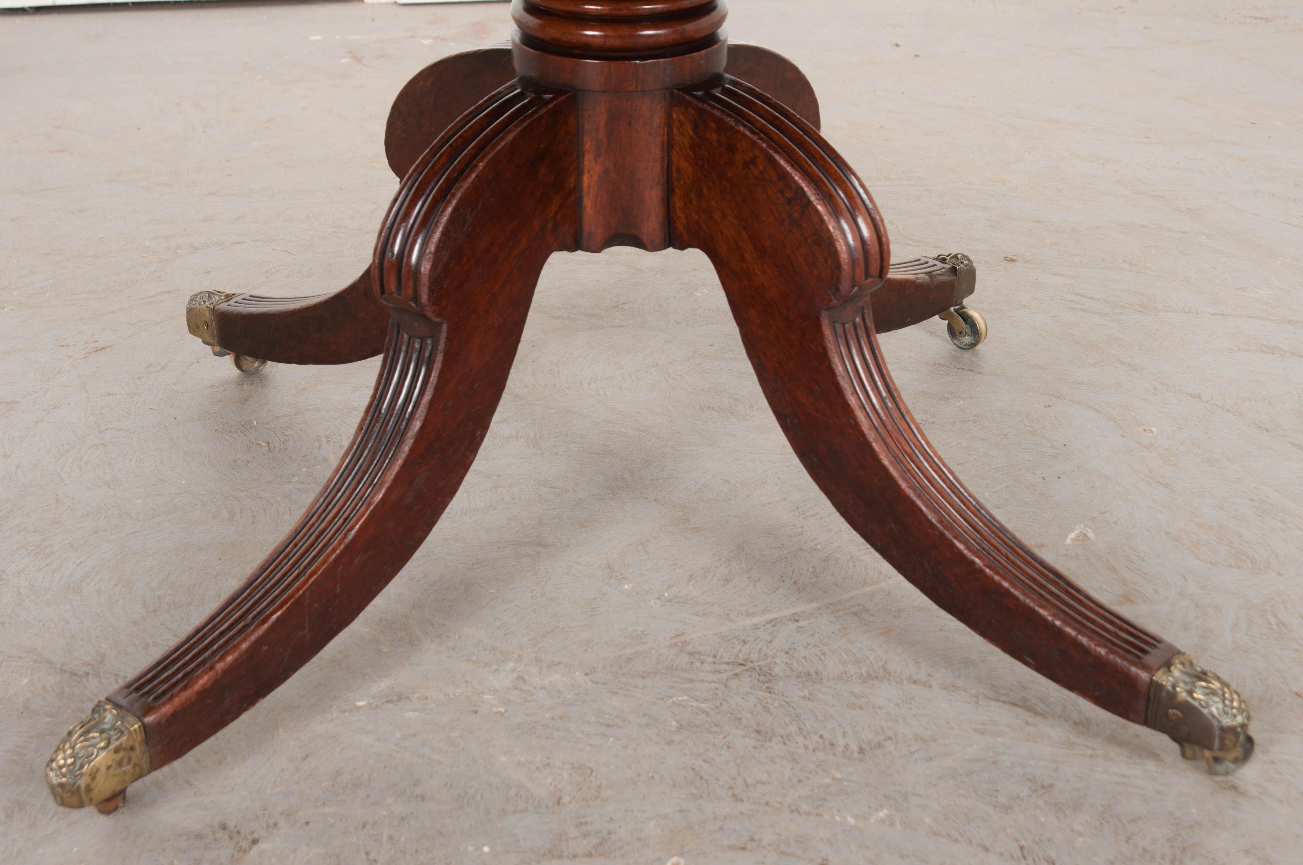 English 19th Century Mahogany Tilt-Top Center Table For Sale 6