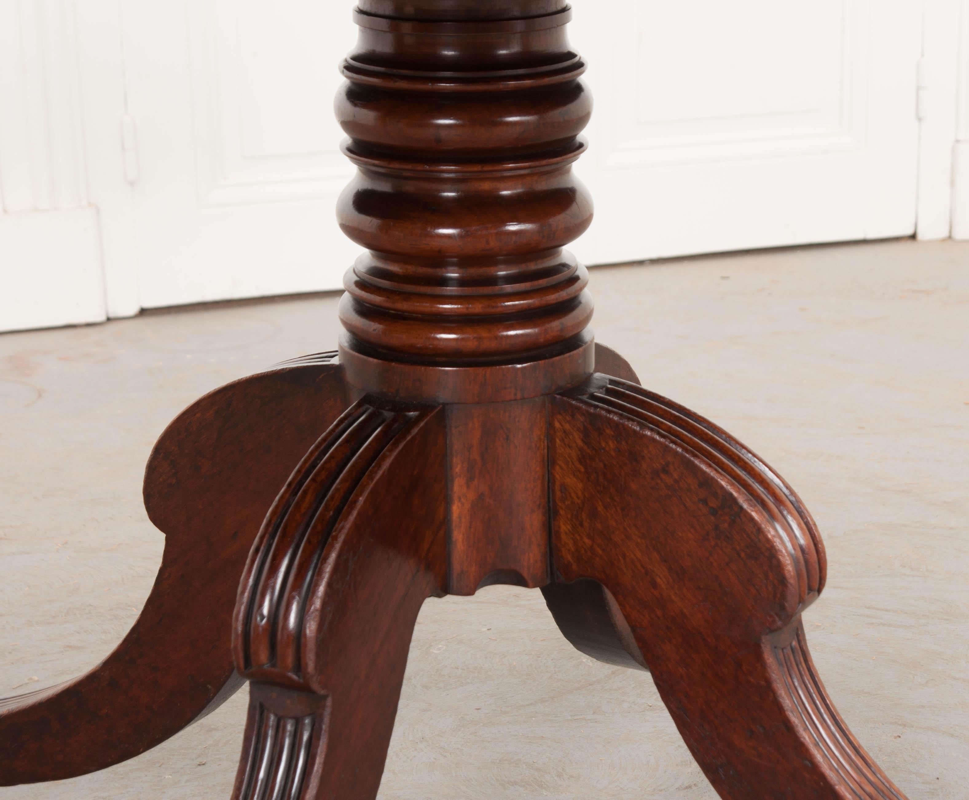 English 19th Century Mahogany Tilt-Top Center Table For Sale 5