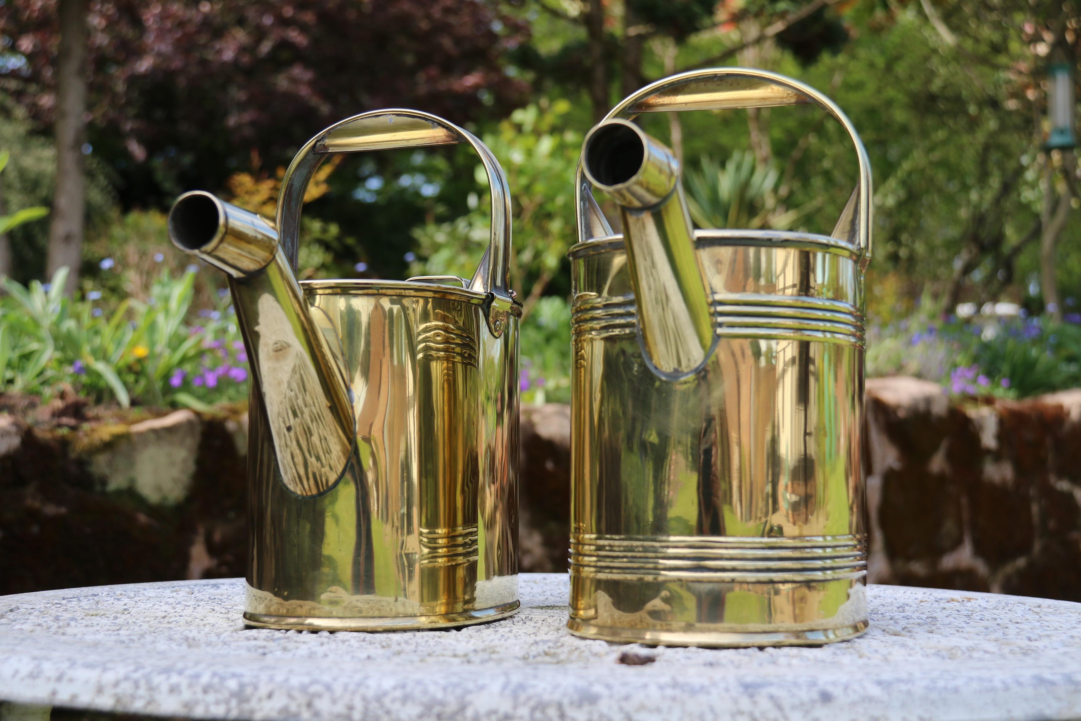 English 19th century matched pair of brass watering cans from a London Hotel For Sale 3