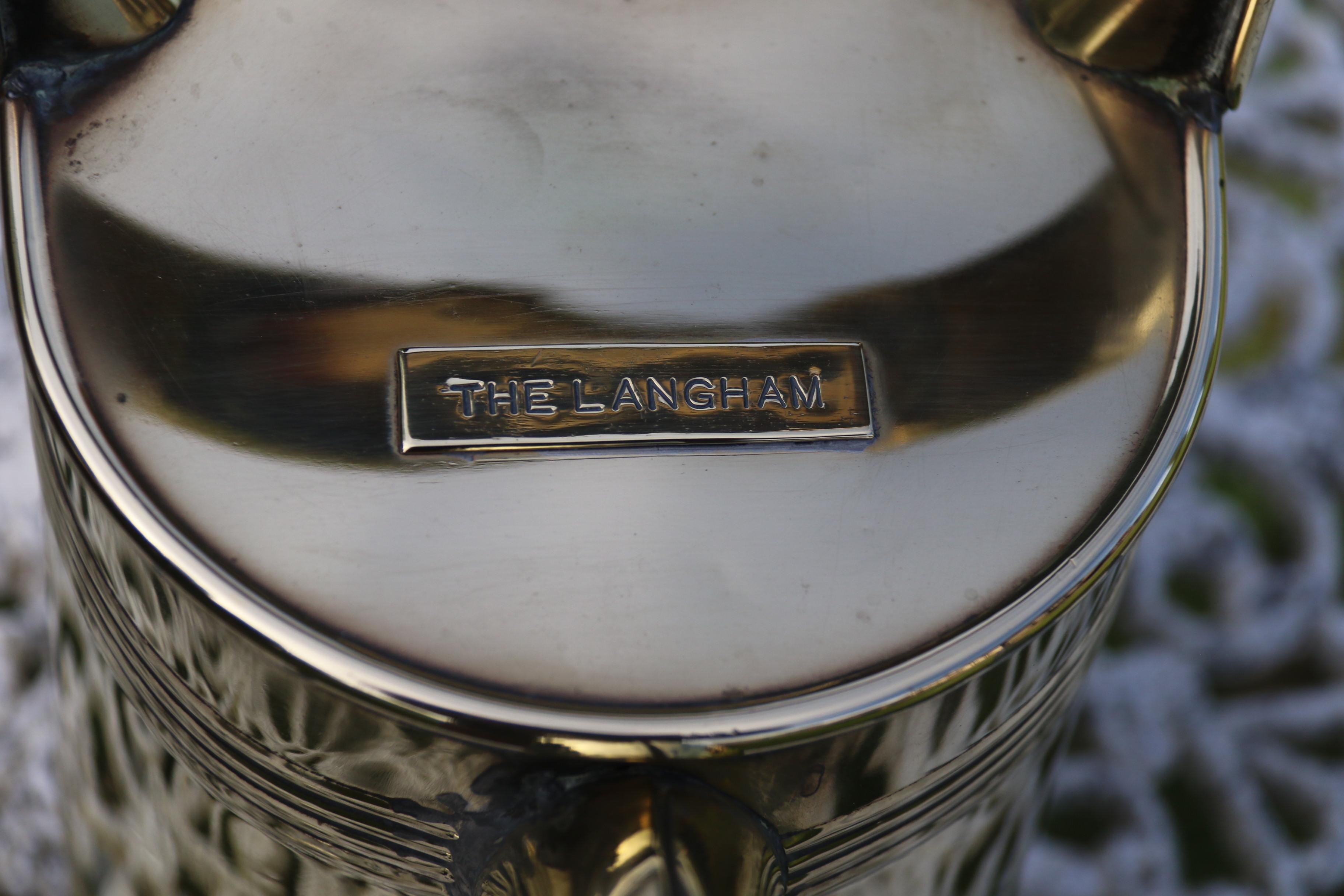 English 19th century matched pair of brass watering cans from a London Hotel For Sale 13