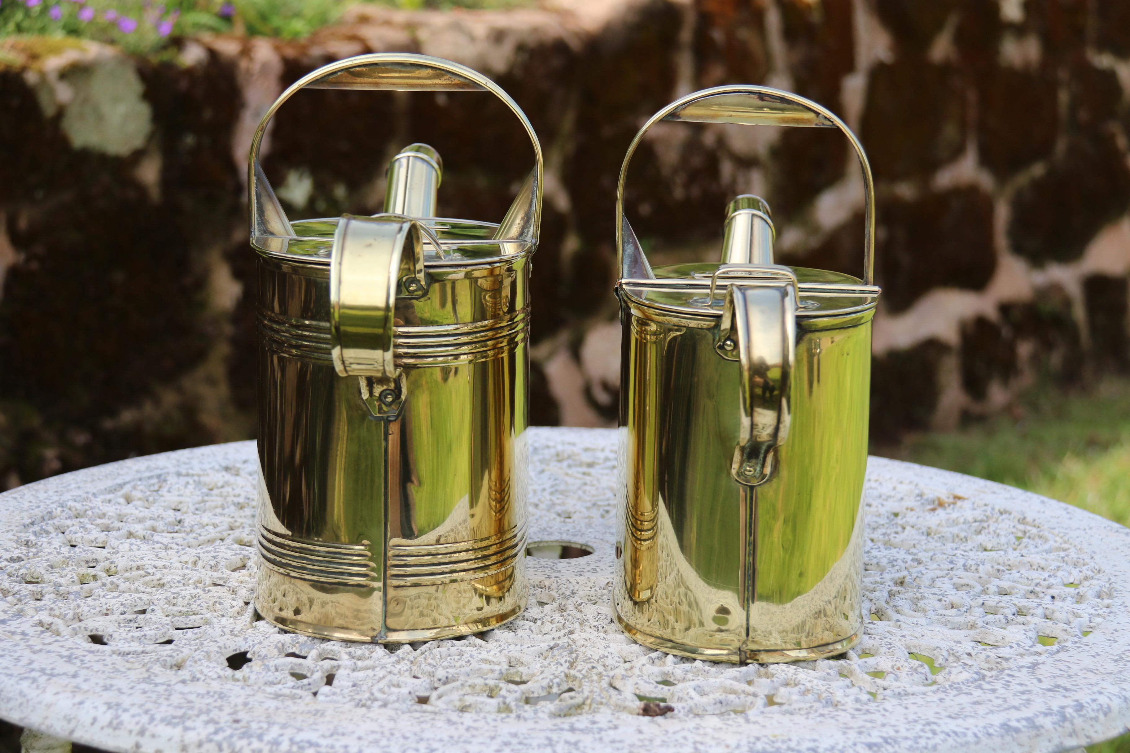 Paire de cannes d'eau anglaises assorties en laiton du 19ème siècle provenant d'un hôtel de Londres Bon état - En vente à Central England, GB