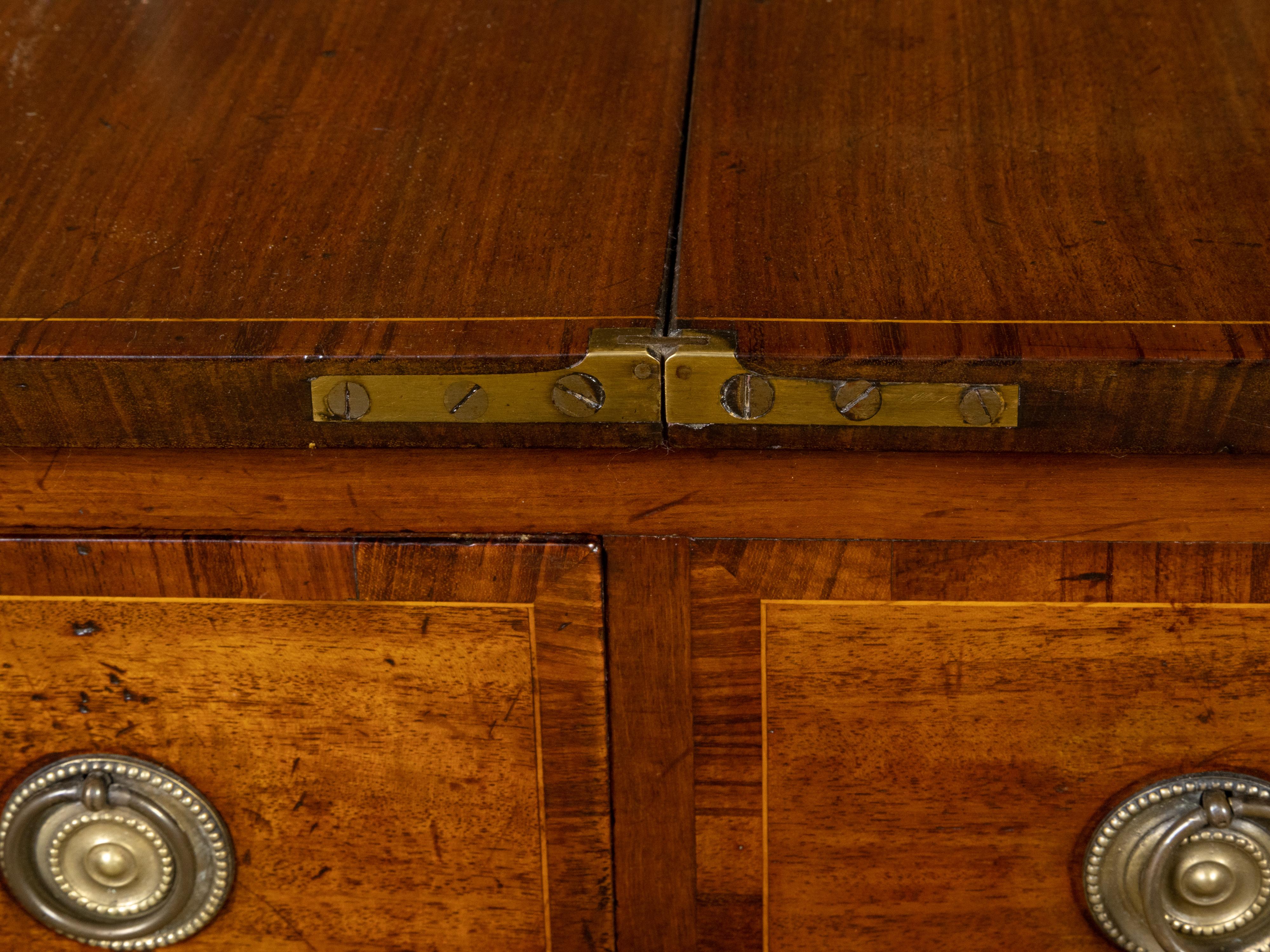 Table métamorphique anglaise du 19ème siècle avec plateau à relever, tiroirs et étagères en vente 11
