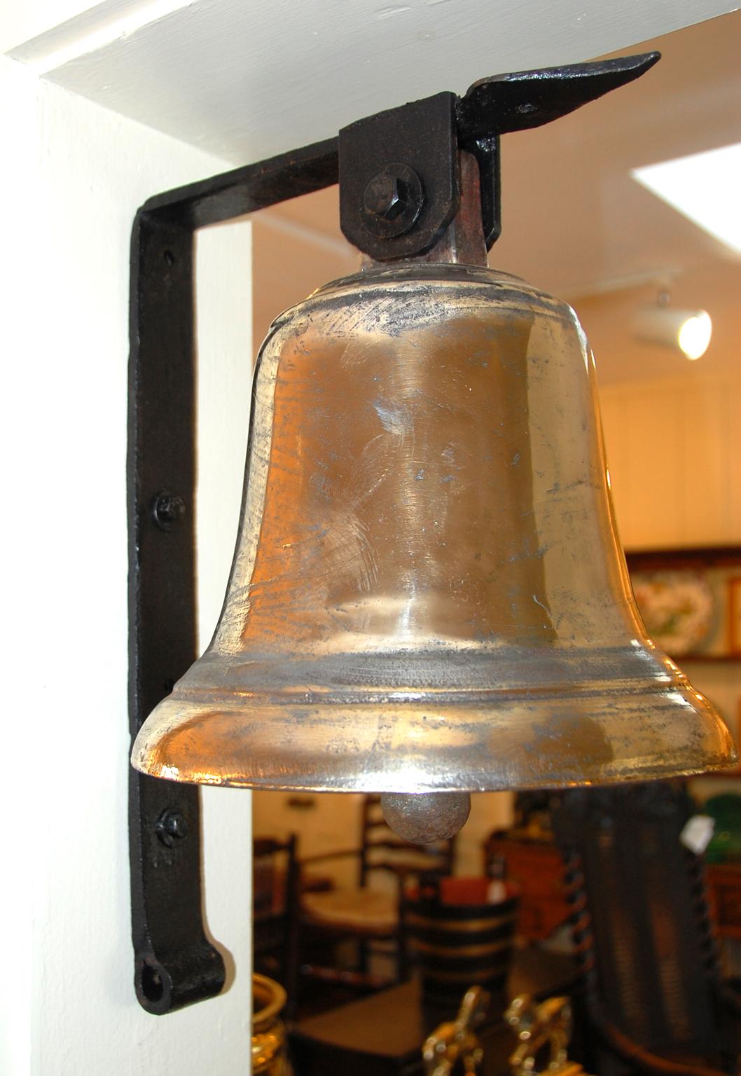 English 19th Century Military Hanging Bell in Cast Bell Metal with Iron Bracket In Good Condition In Wells, ME