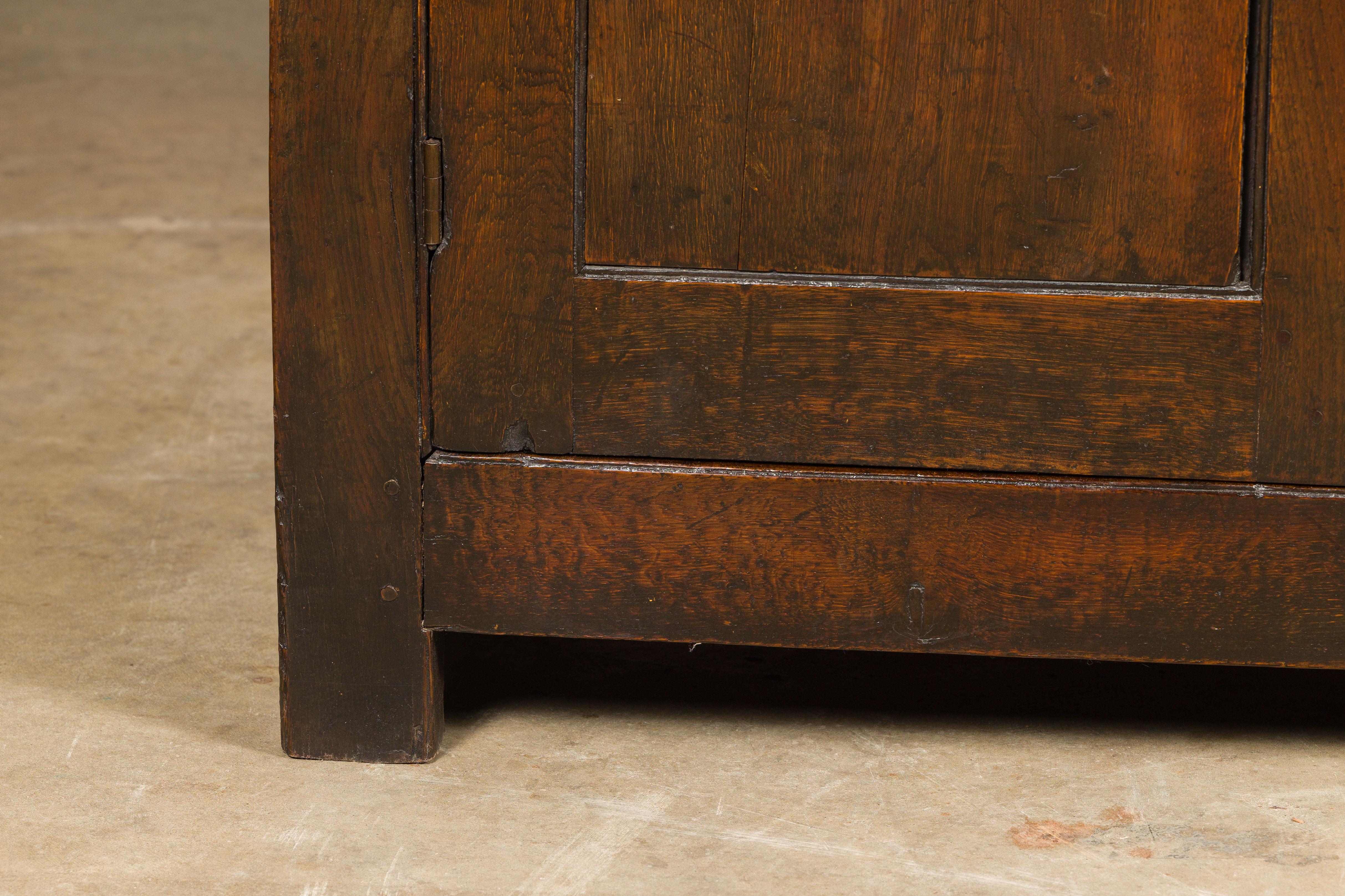 English 19th Century Oak Buffet with Four Drawers and Three Doors For Sale 6