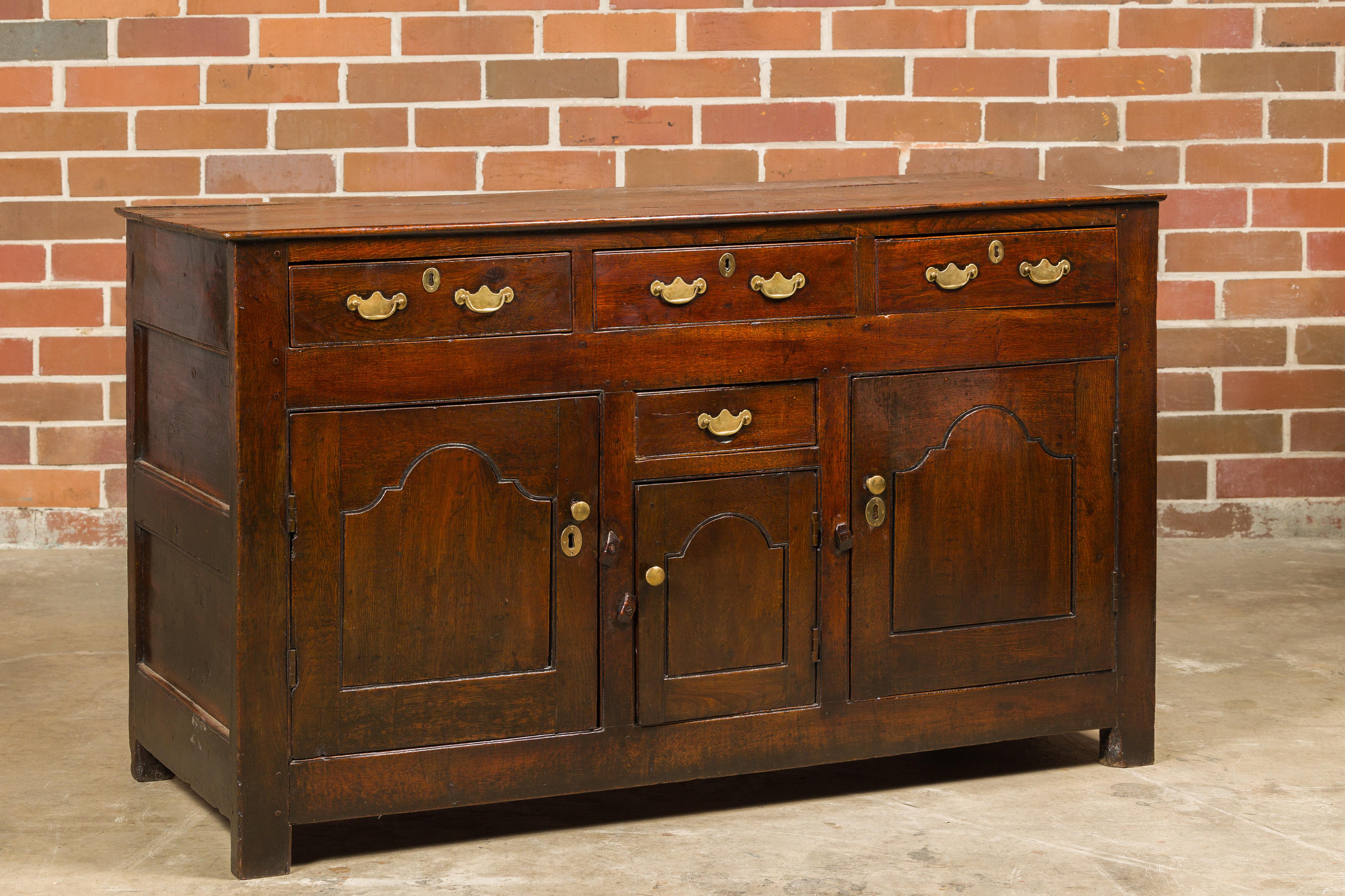 English 19th Century Oak Buffet with Four Drawers and Three Doors For Sale 9