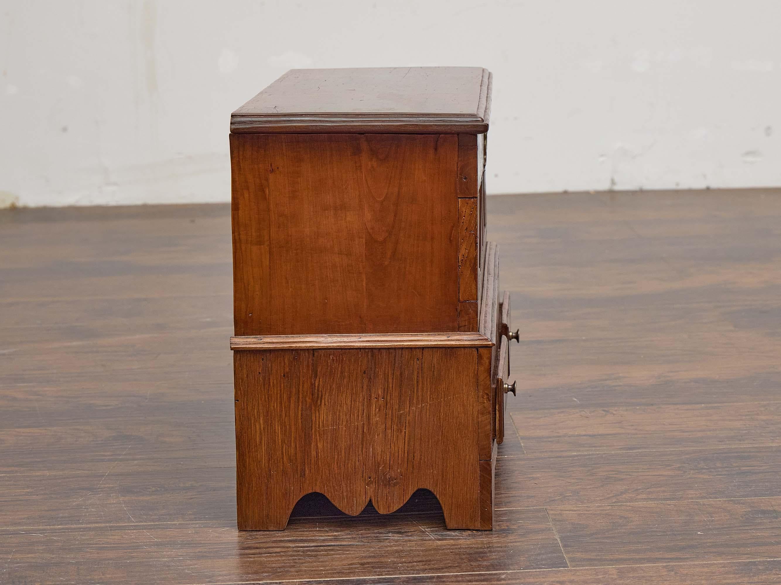 English 19th Century Oak Chest with Brass Mount and Lower Drawers For Sale 3