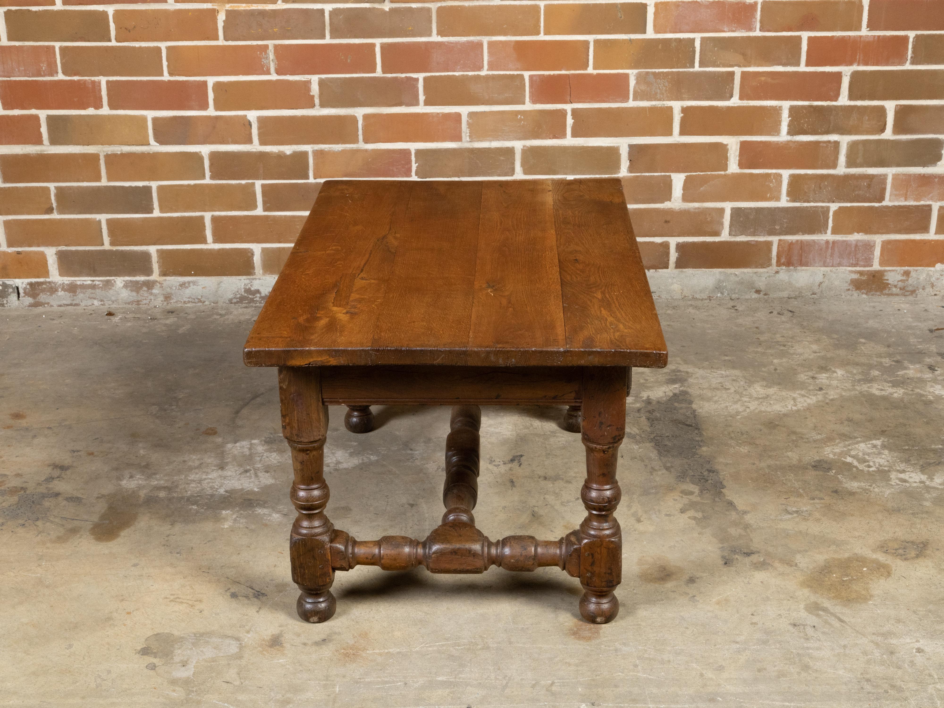 English 19th Century Oak Coffee Table with Single Drawer and Turned Base In Good Condition For Sale In Atlanta, GA