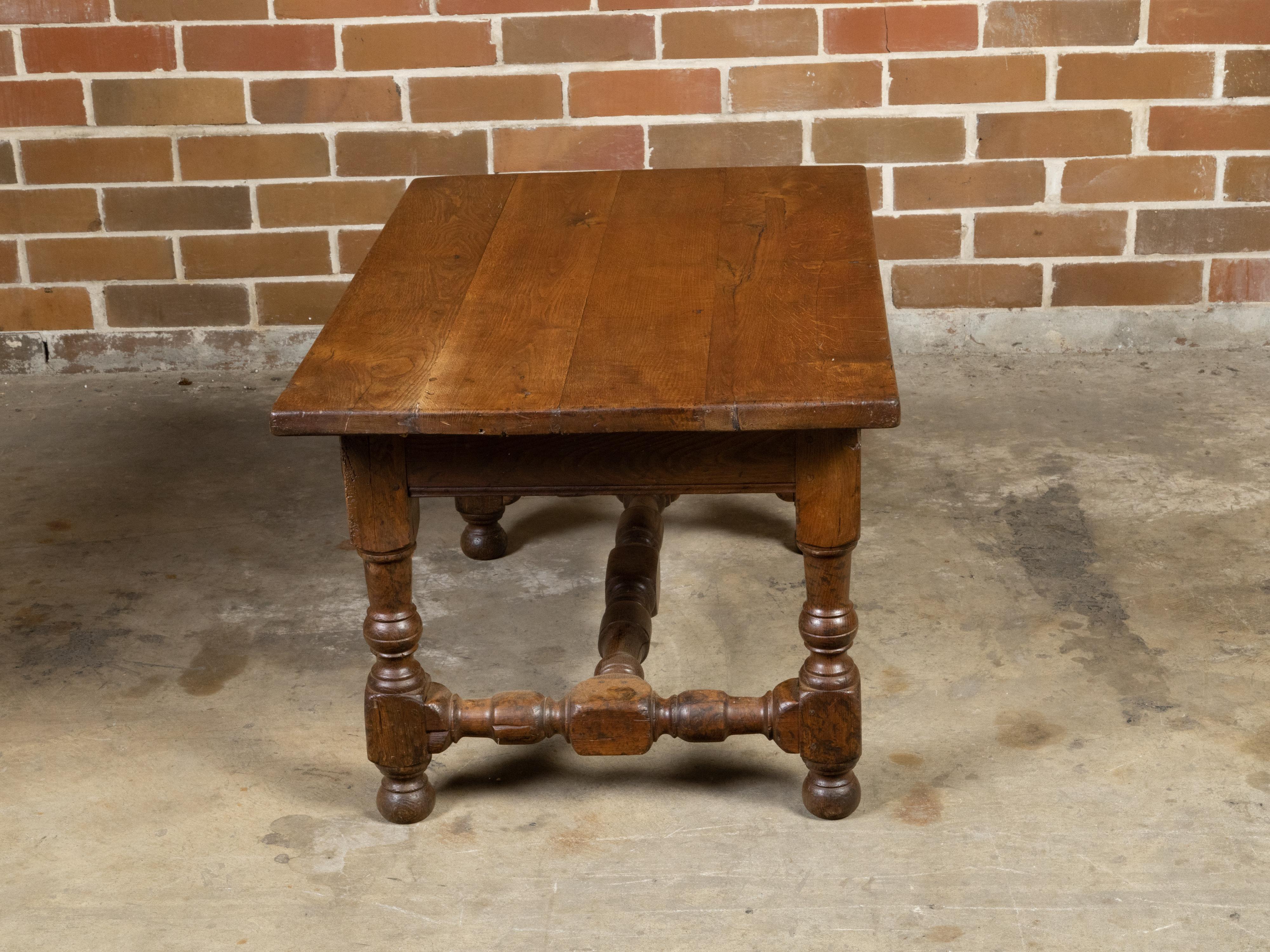 English 19th Century Oak Coffee Table with Single Drawer and Turned Base For Sale 2
