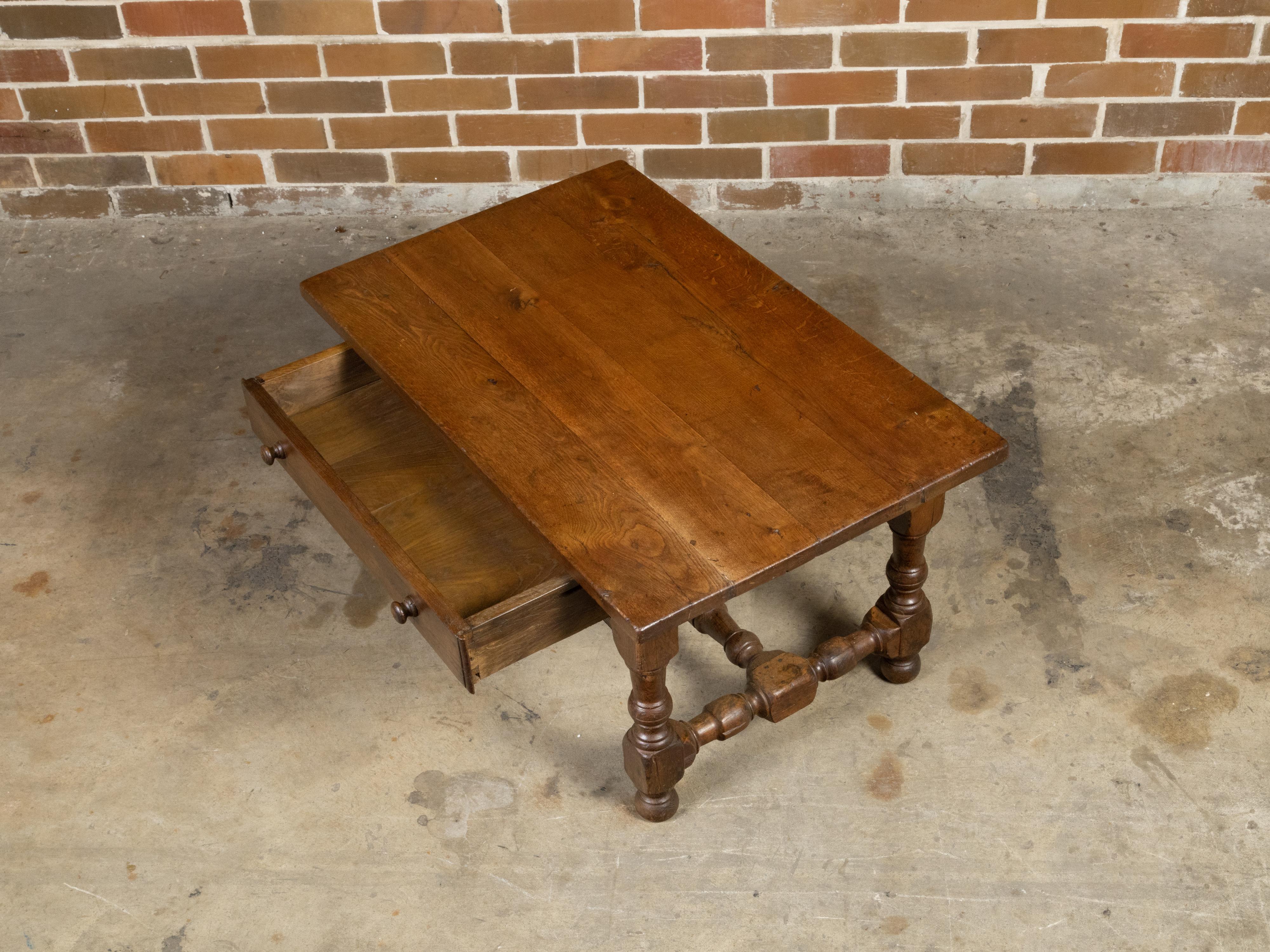 English 19th Century Oak Coffee Table with Single Drawer and Turned Base For Sale 4