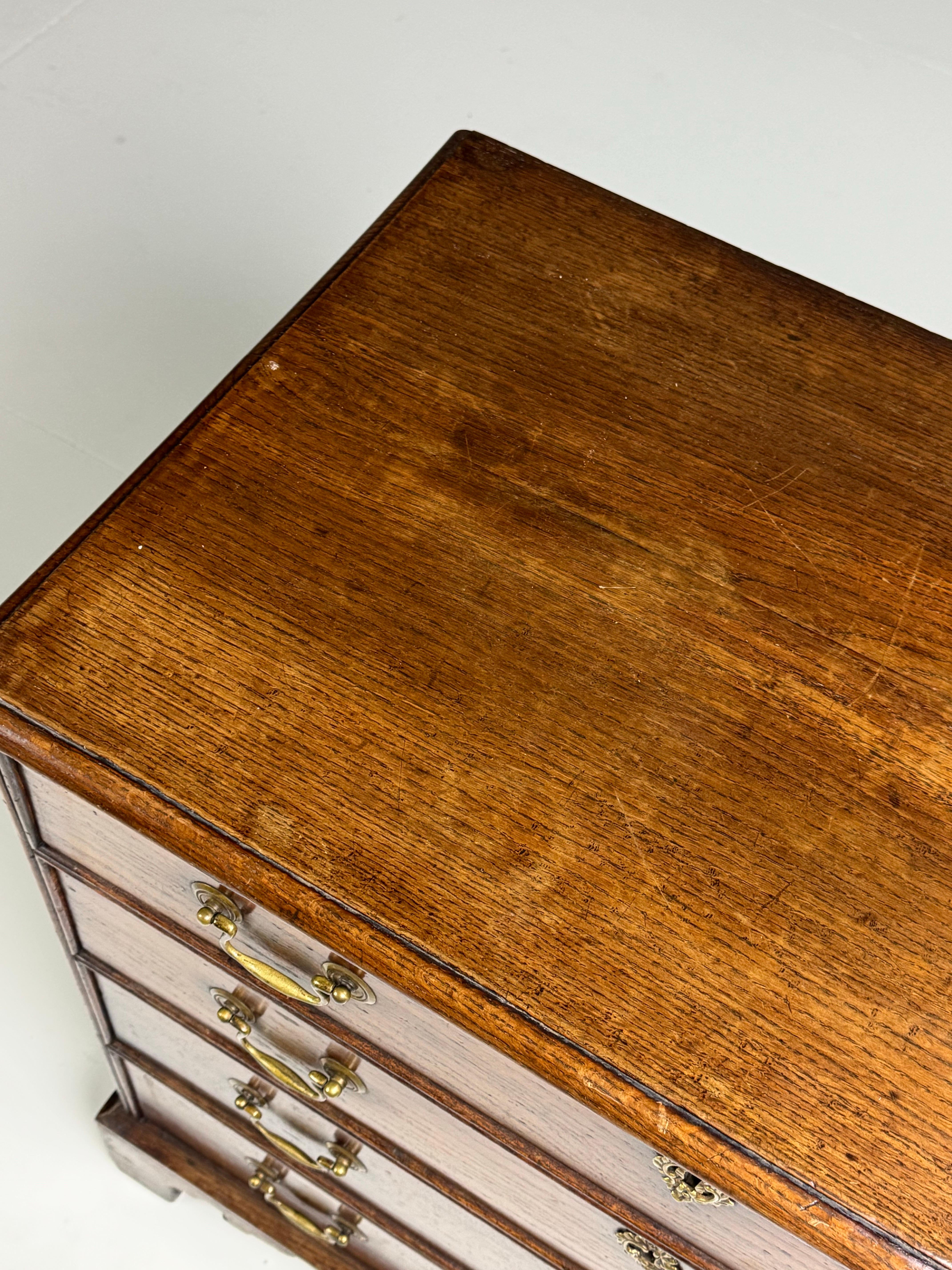 English 19th Century Oak Commode In Good Condition For Sale In MILL, NL