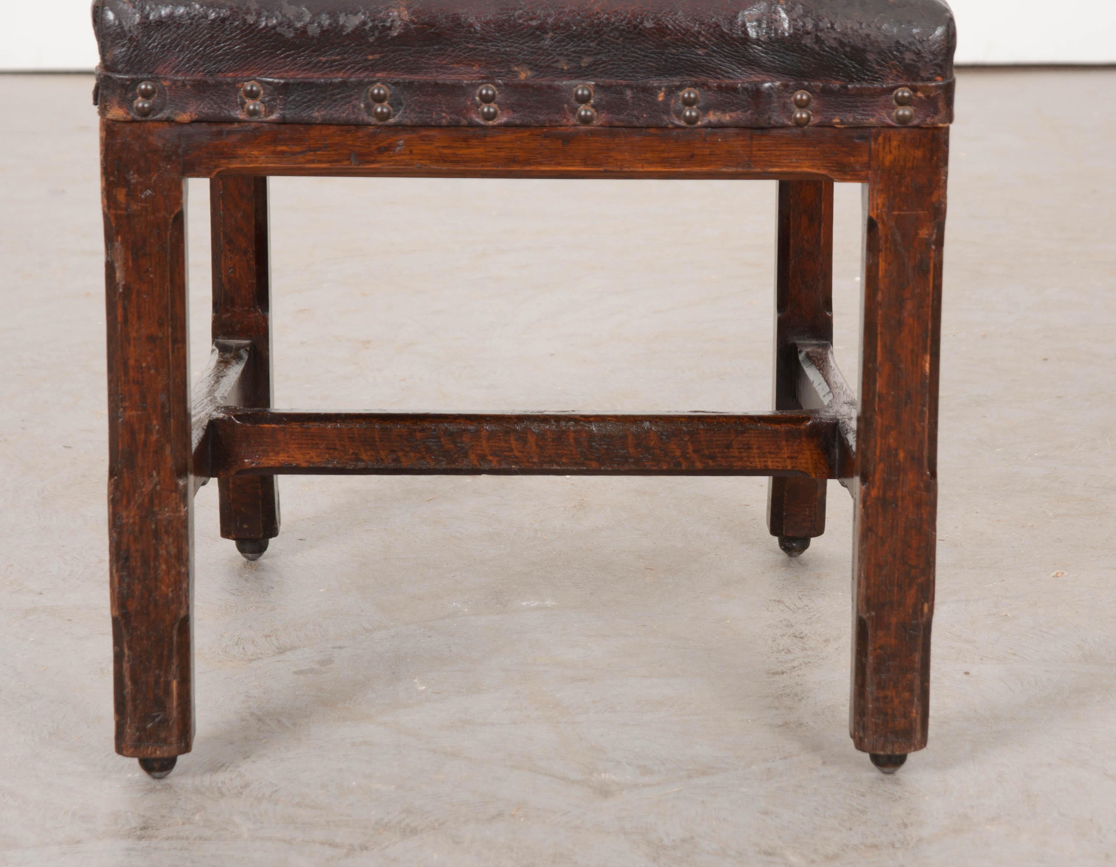 English 19th Century Oak Desk Chair In Good Condition For Sale In Baton Rouge, LA