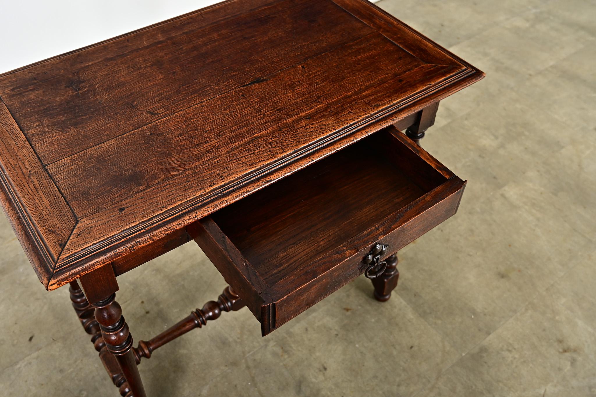 Escritorio/mesa inglesa de roble del siglo XIX en venta 2